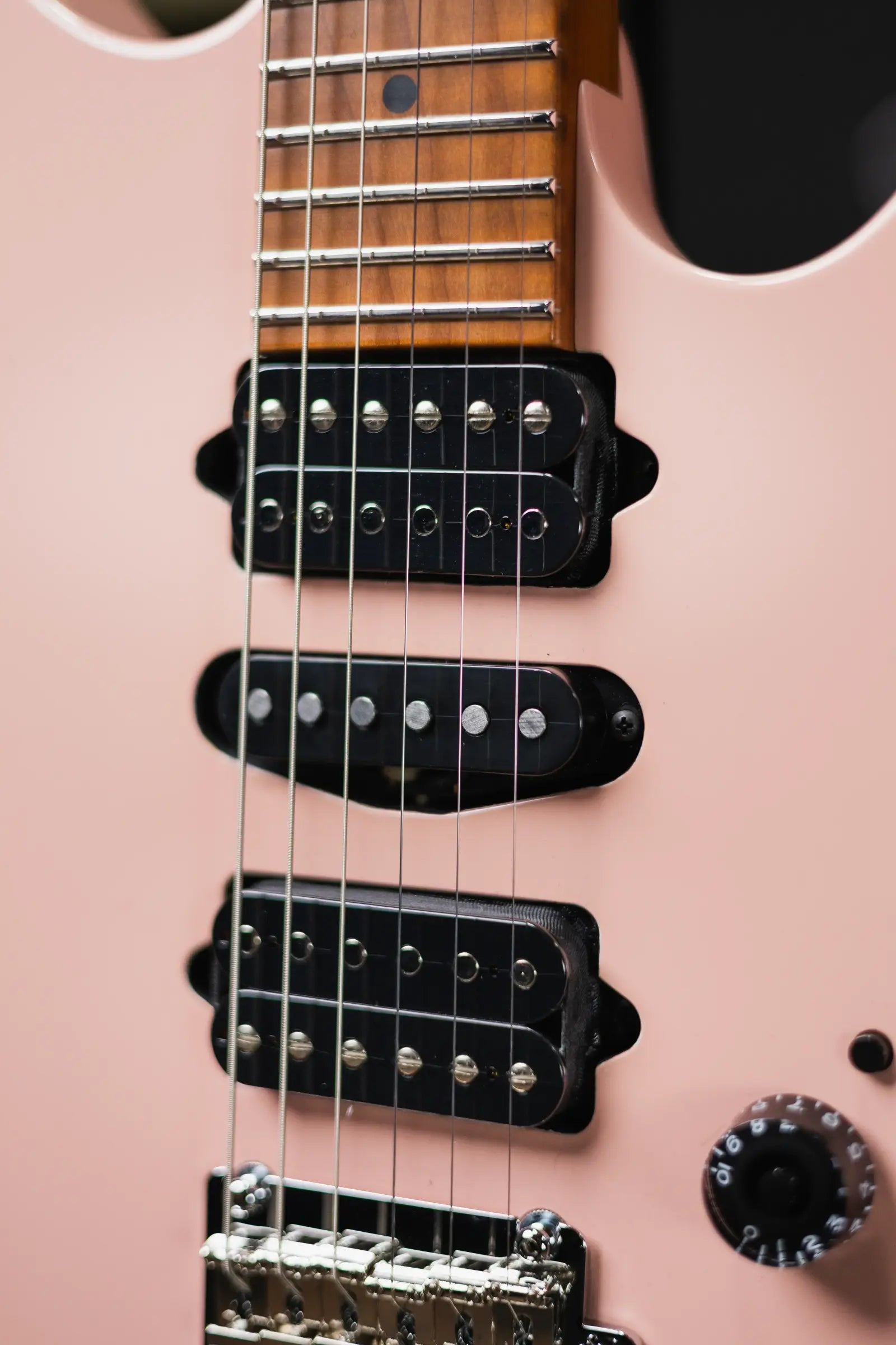 Suhr Modern Antique LE Electric Guitar - Shell Pink with Gig Bag