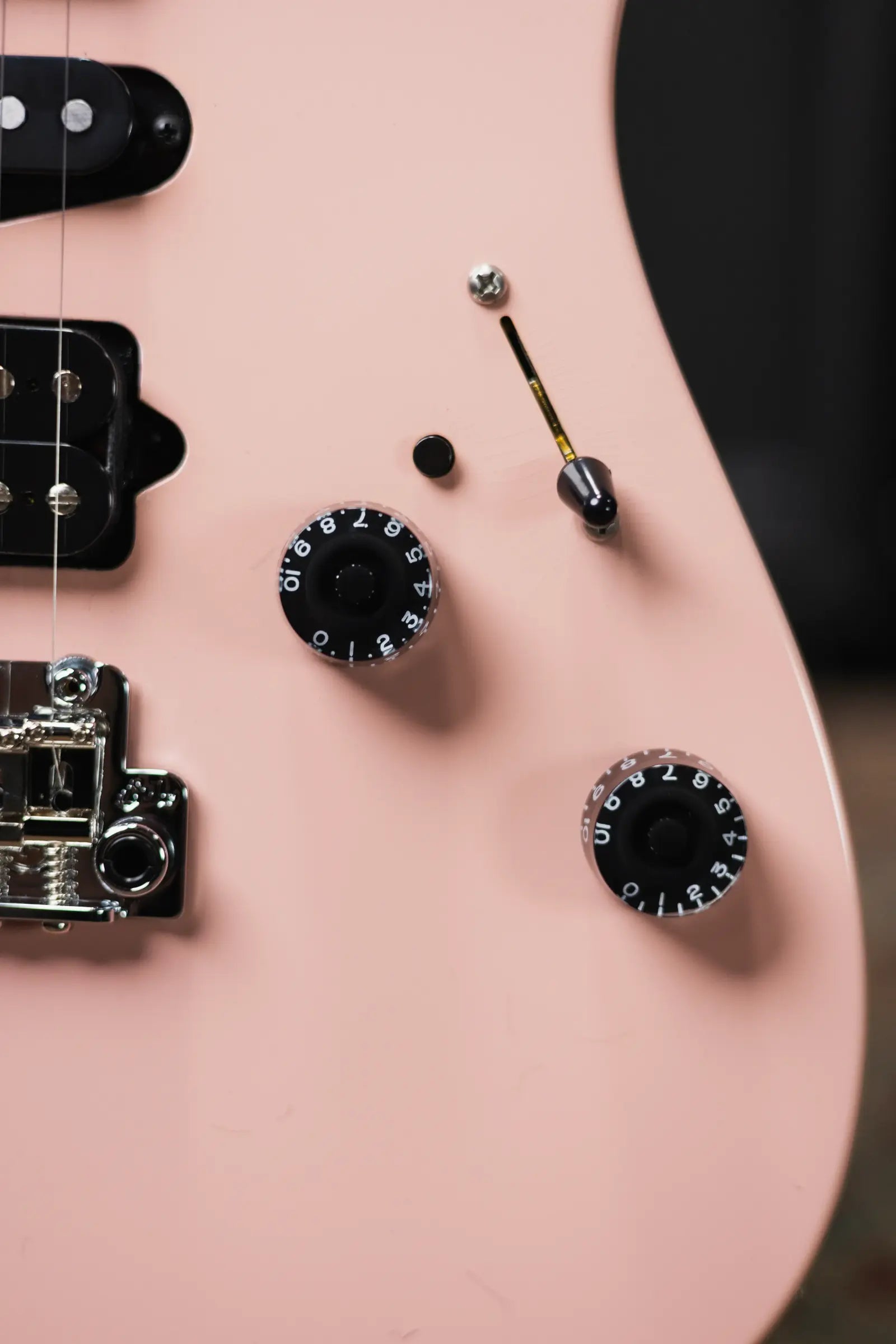 Suhr Modern Antique LE Electric Guitar - Shell Pink with Gig Bag