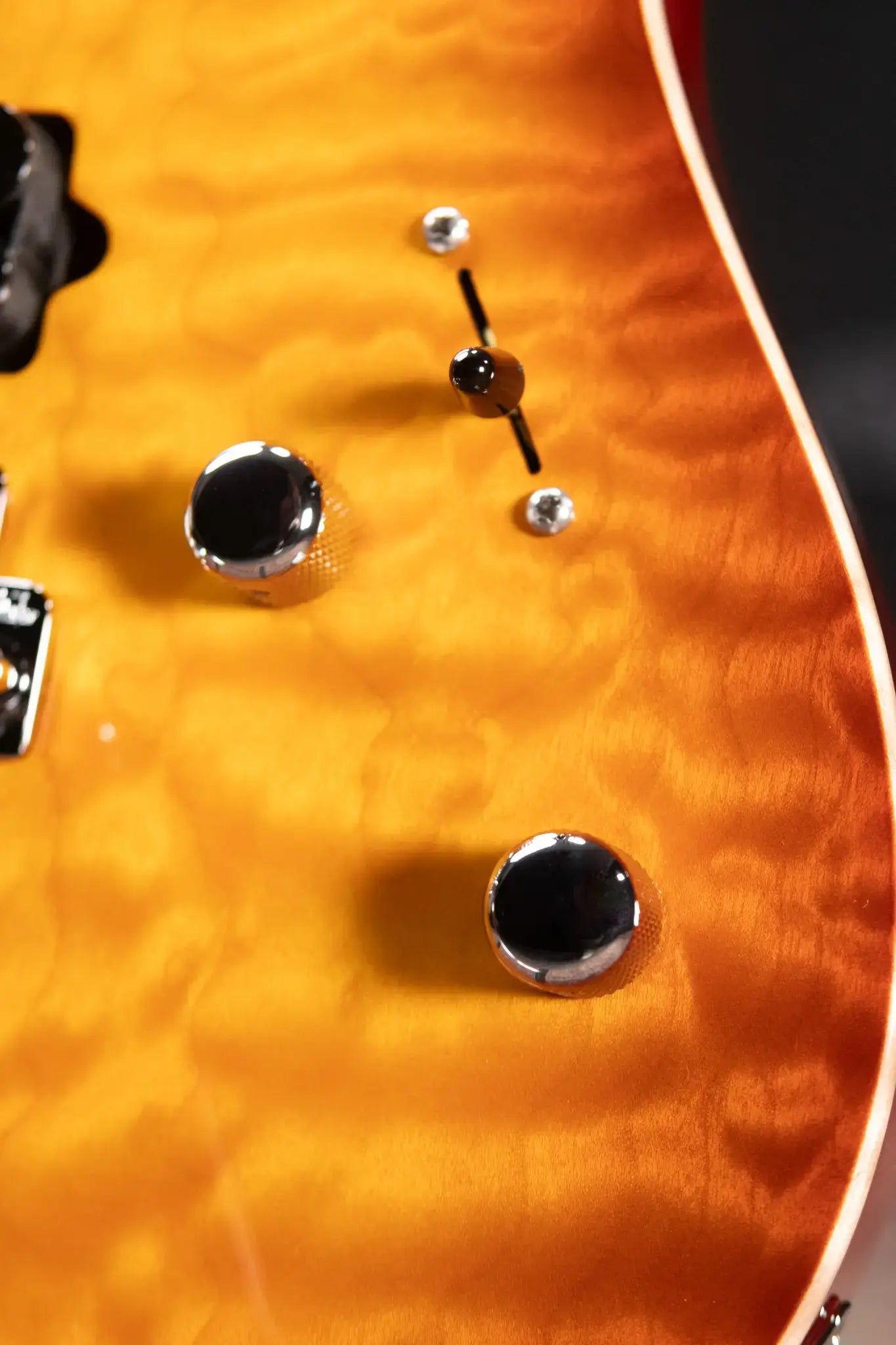 Suhr OSO Electric Guitar - Tea Burst with Gig Bag