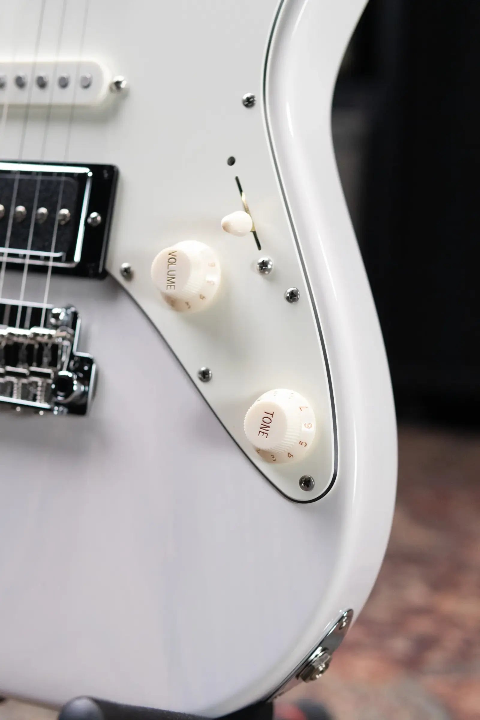 Suhr Pete Thorn Signature Traditional 90 Electric Guitar - Trans White with Gig Bag