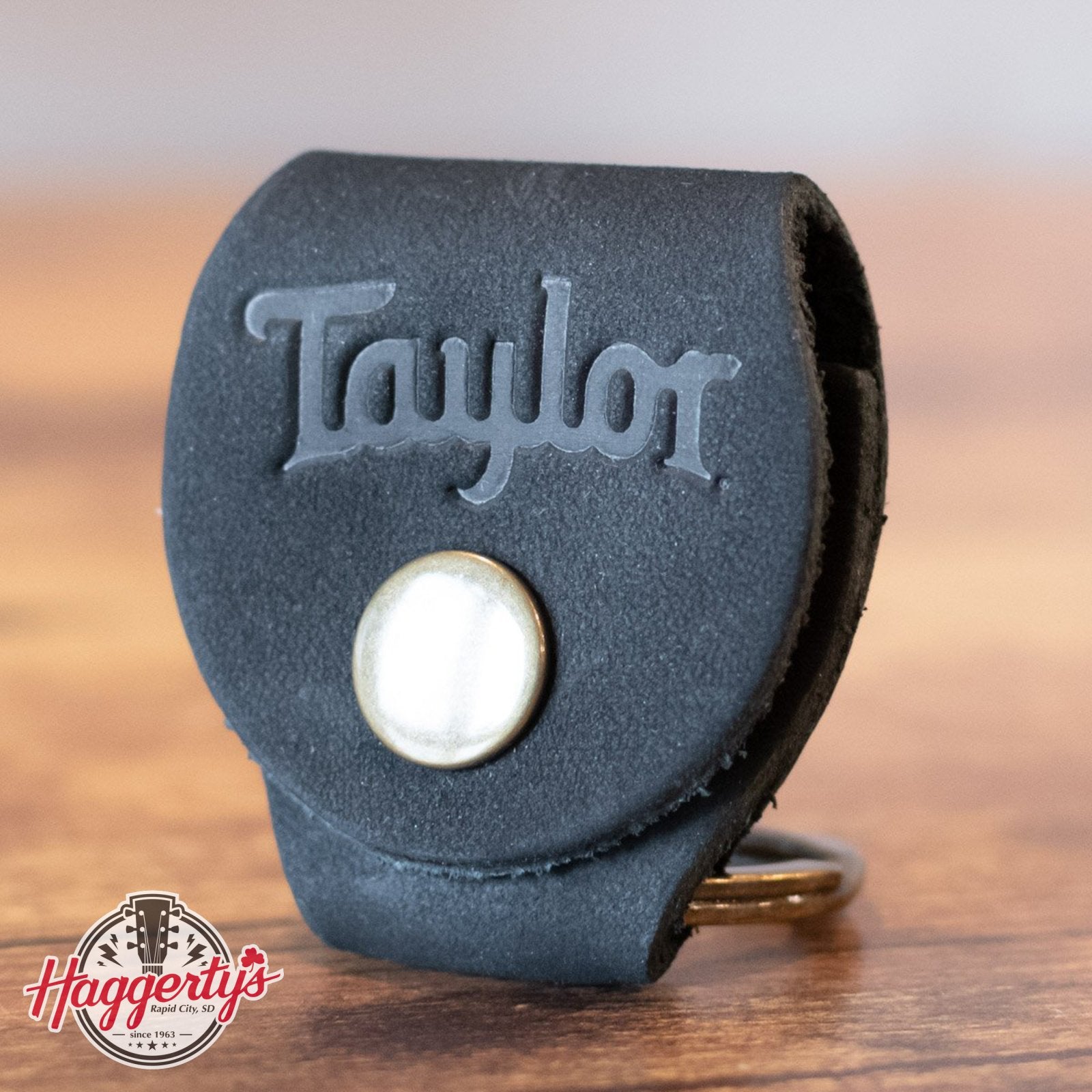 Taylor TKR-06 Taylor Key Ring with Pick Holder Black Nubuck