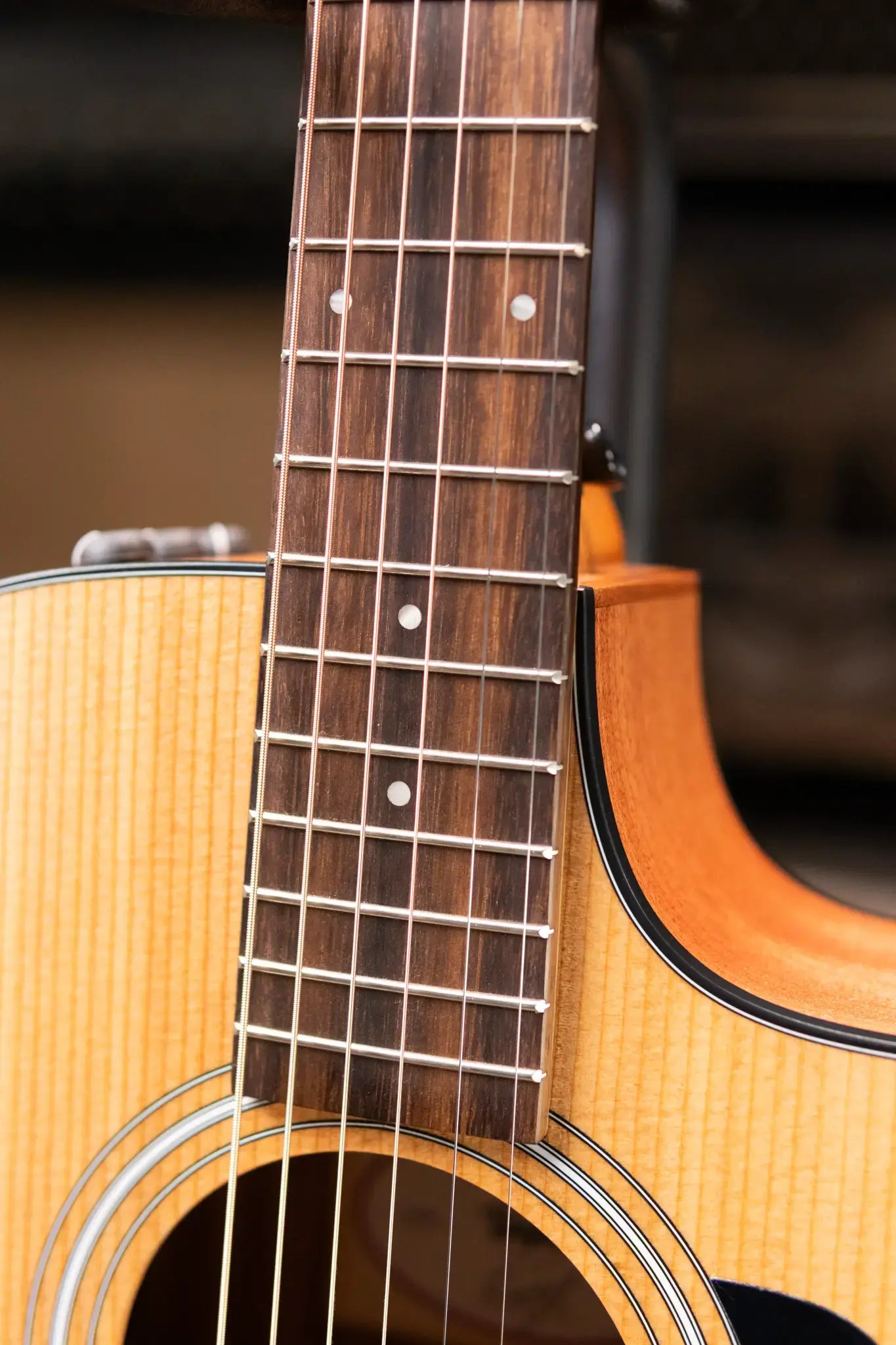 Taylor 112ce Grand Concert Acoustic/Electric Guitar with Gig Bag