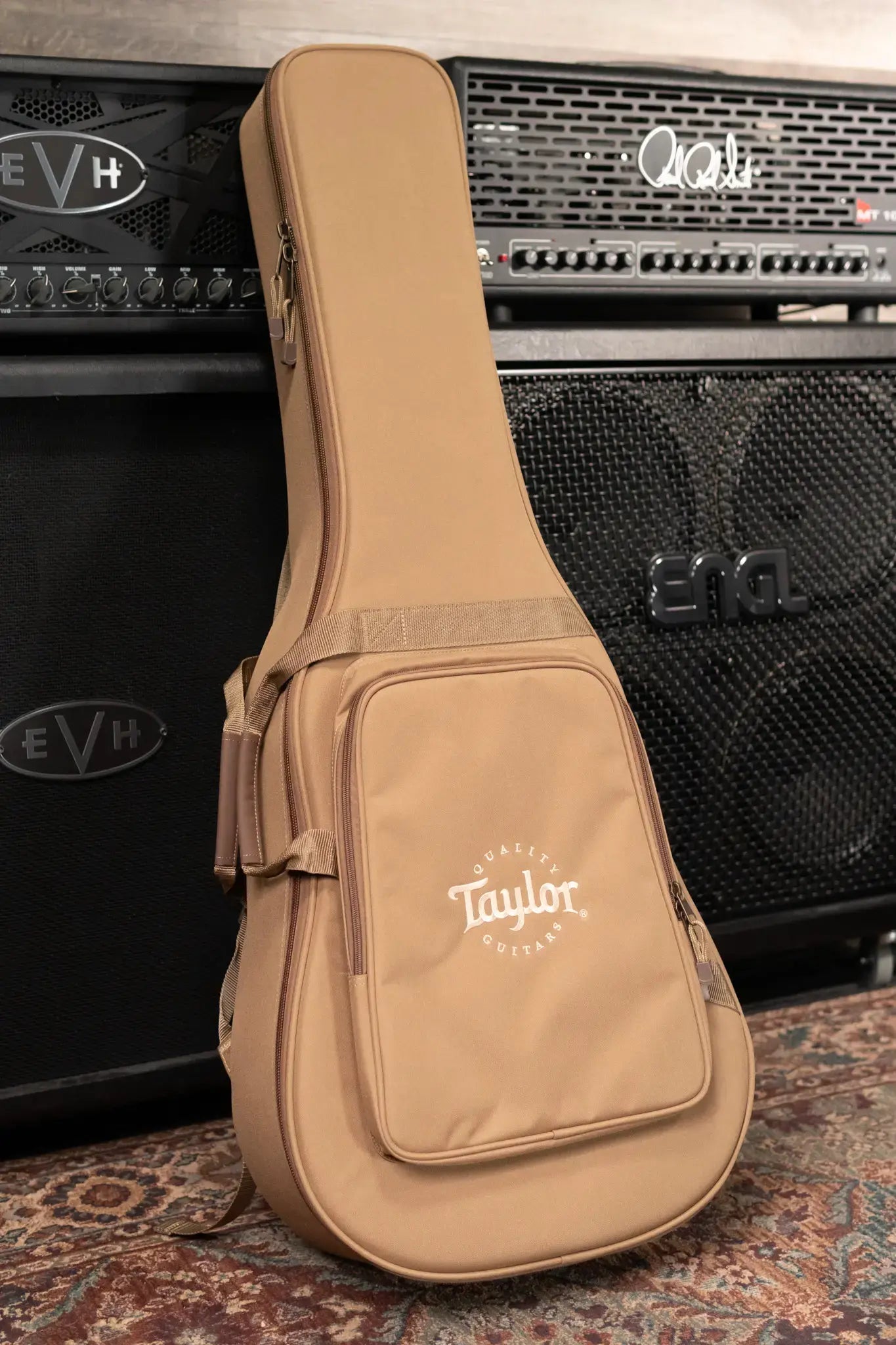 Taylor 212ce Grand Concert Acoustic/Electric Guitar with Gig Bag