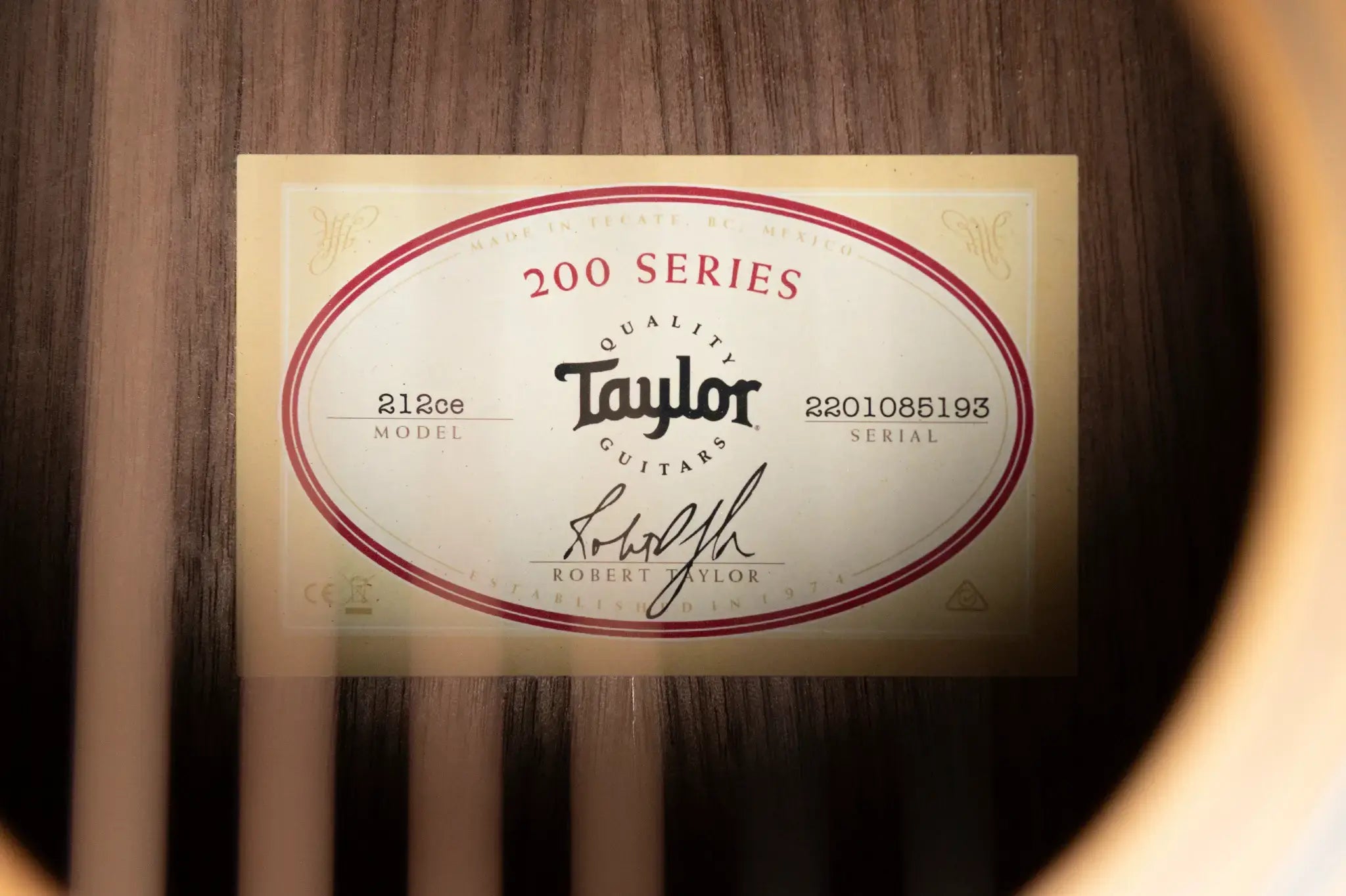 Taylor 212ce Grand Concert Acoustic/Electric Guitar with Gig Bag
