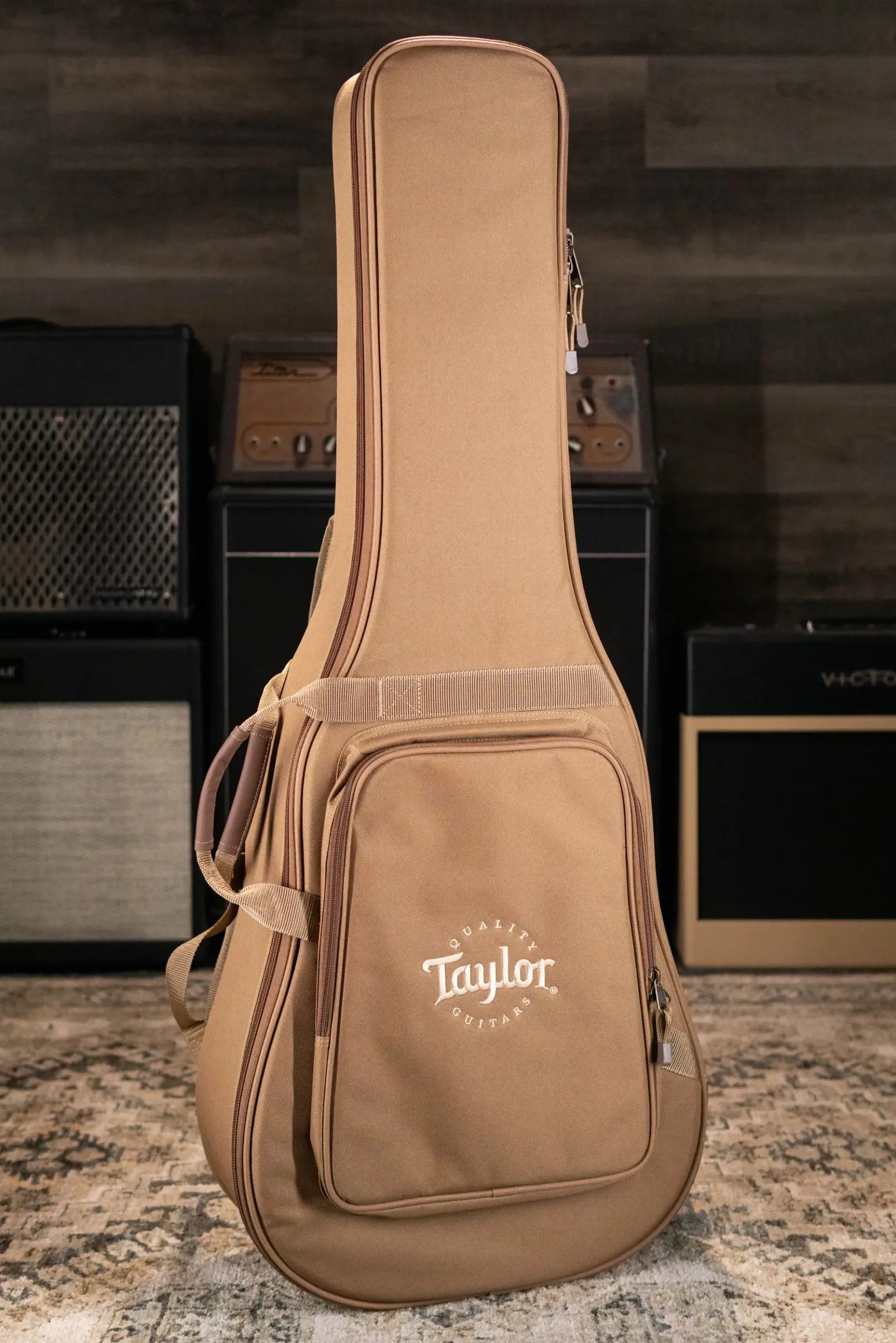 Taylor 212ce Grand Concert Acoustic/Electric Guitar with Gig Bag