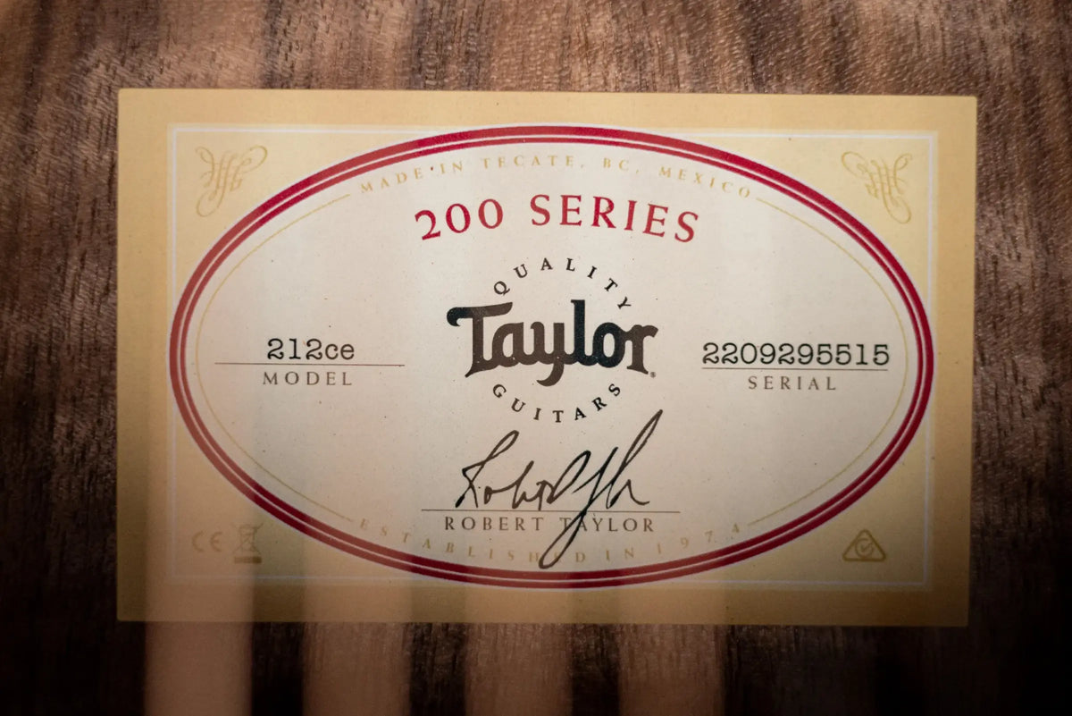 Taylor 212ce Grand Concert Acoustic/Electric Guitar with Gig Bag