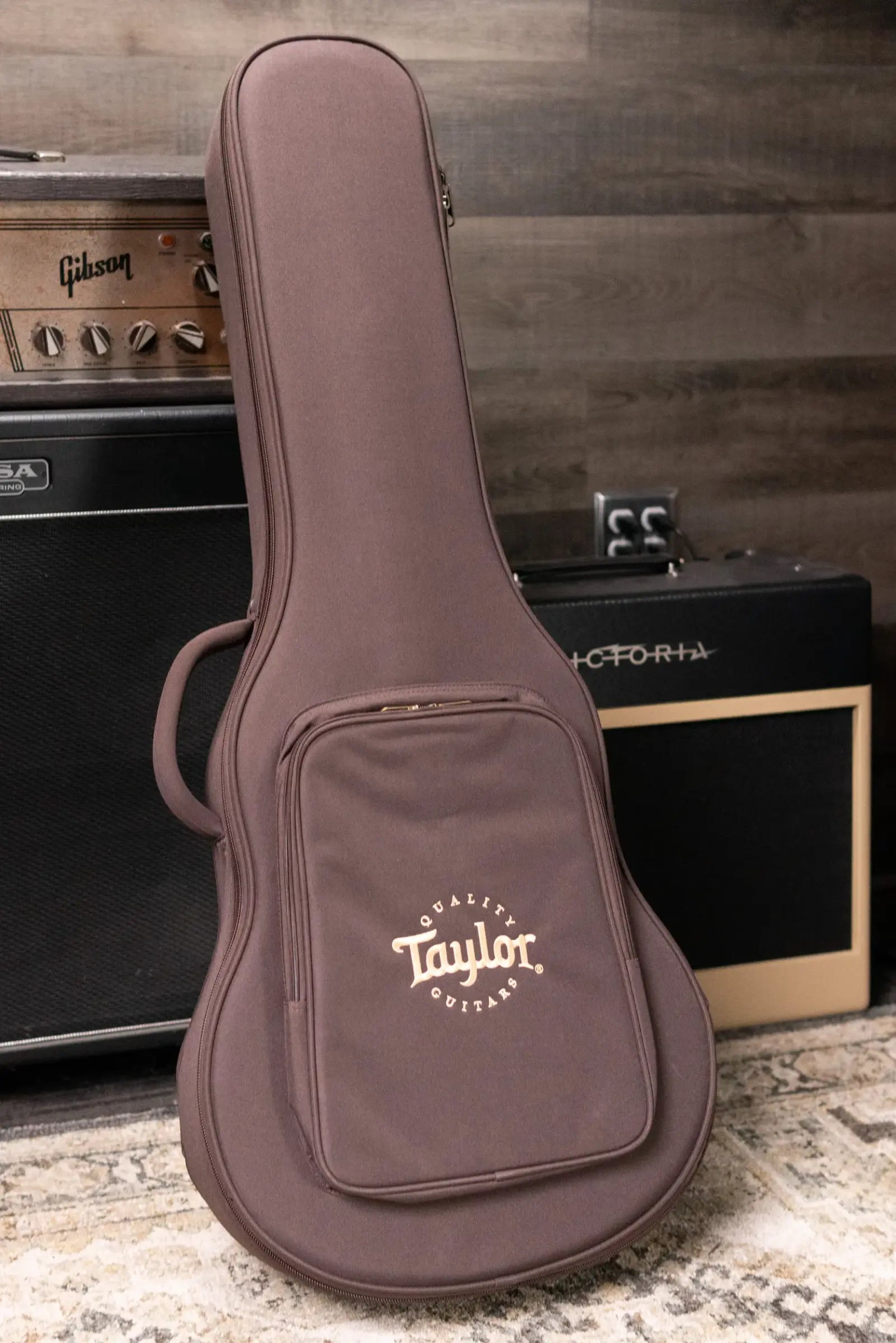 Taylor 212ce-N Plus Nylon Grand Concert Acoustic/Electric Guitar with Aerocase