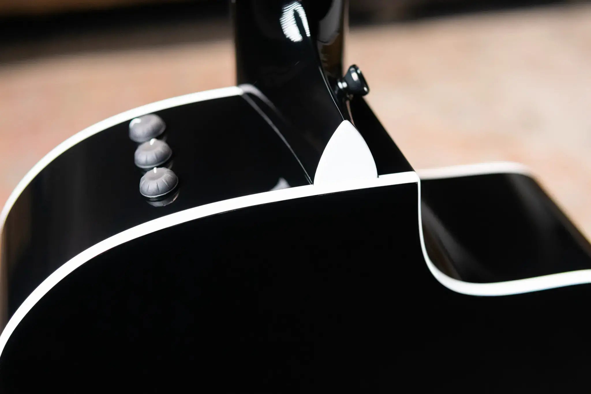 Taylor 214ce-BLK Plus Left-Hand Grand Auditorium Acoustic/Electric Guitar - Black with Aerocase