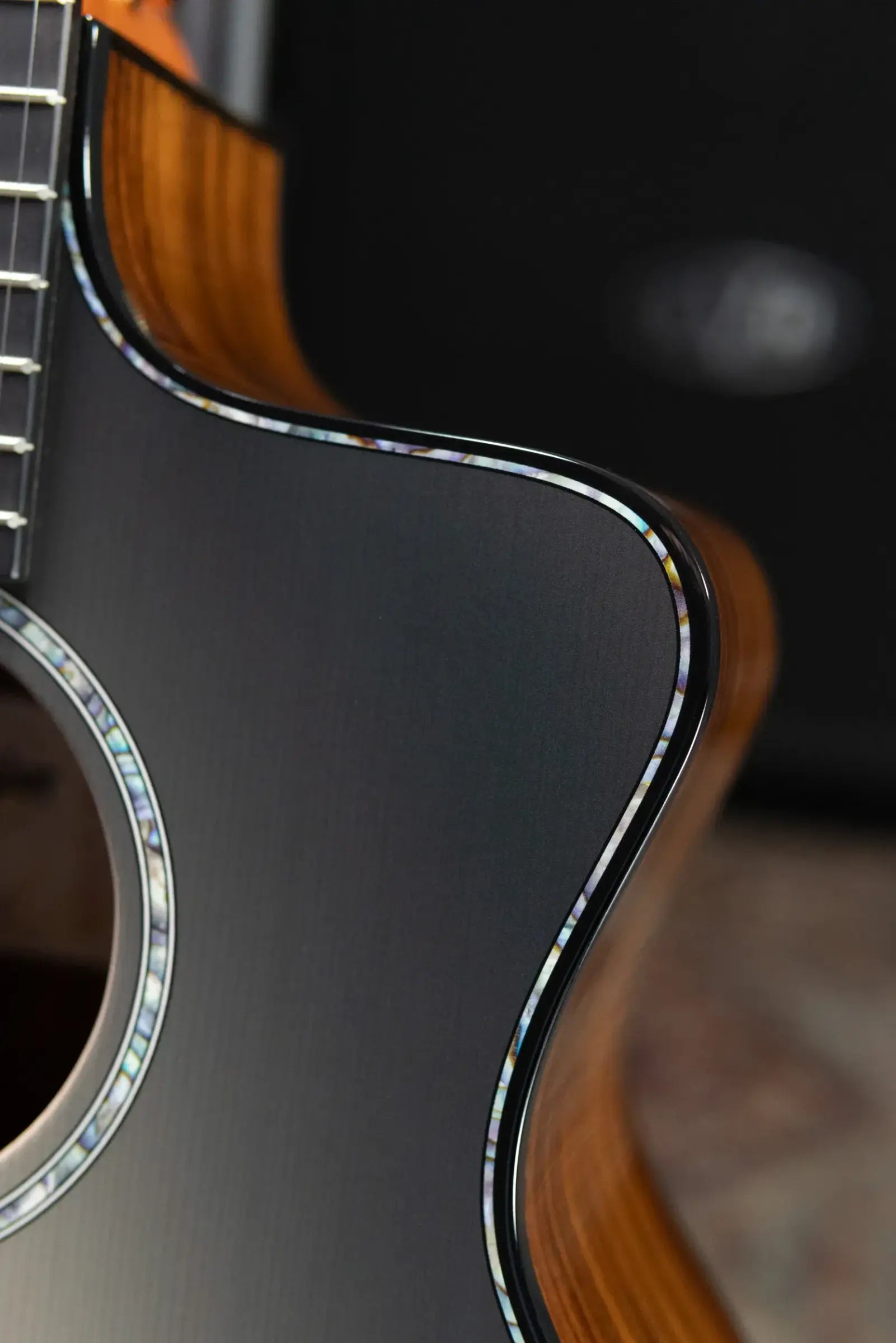 Taylor 214ce DLX Sunset Blvd Grand Auditorium Acoustic/Electric Guitar - Silverburst with Hardshell Case