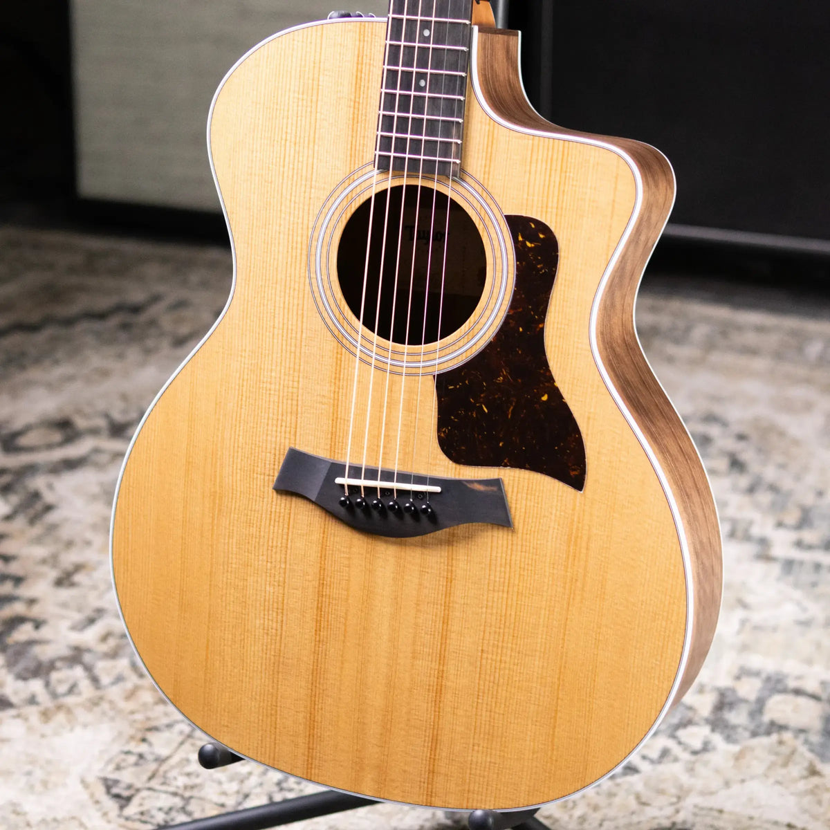 Taylor 214ce Grand Auditorium Acoustic/Electric Guitar with Gig Bag