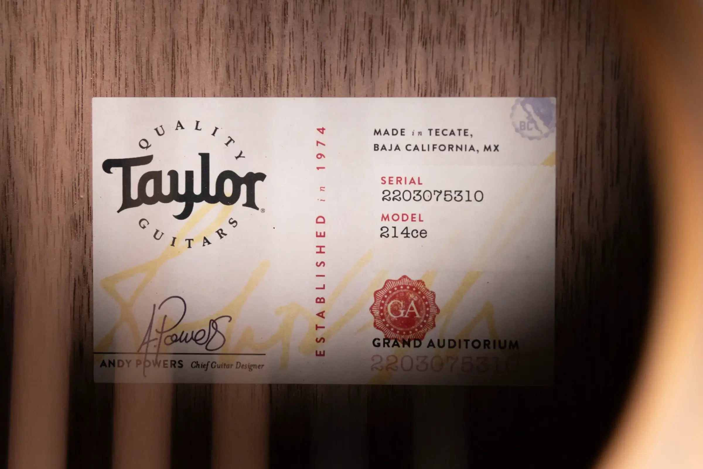 Taylor 214ce Grand Auditorium Acoustic/Electric Guitar with Structured Gig Bag