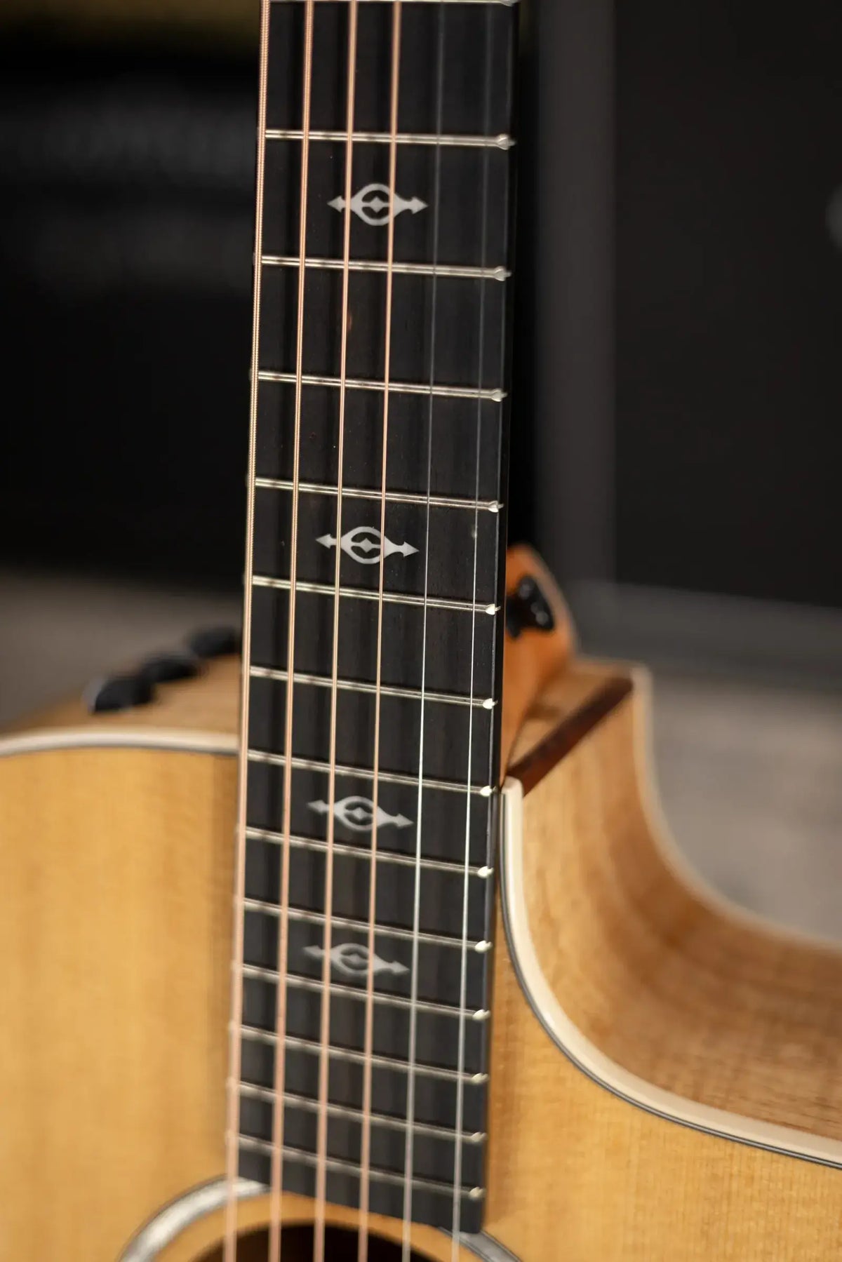 Taylor 214ce-K DLX Grand Auditorium Acoustic/Electric Guitar with Gig Bag - Used