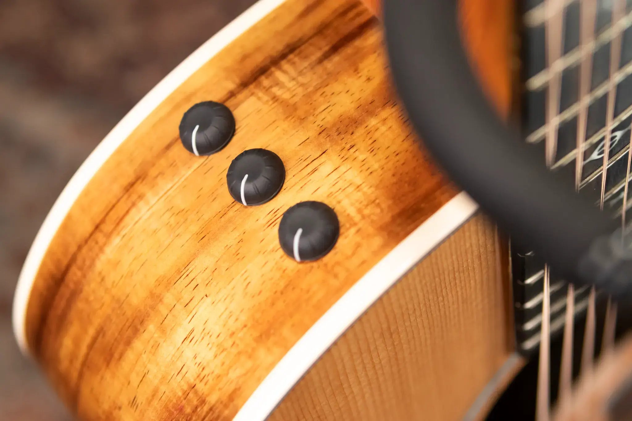 Taylor 214ce-K DLX Grand Auditorium Acoustic/Electric Guitar with Hardshell Case - Factory Demo
