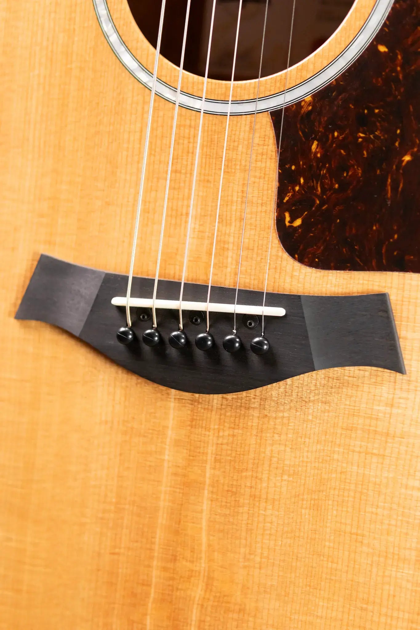 Taylor 214ce-K DLX Grand Auditorium Acoustic/Electric Guitar with Hardshell Case - Factory Demo