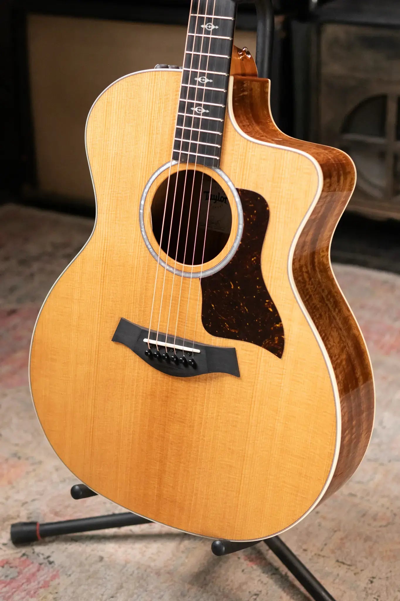 Taylor 214ce-K DLX Grand Auditorium Acoustic/Electric Guitar with Hardshell Case - Factory Demo