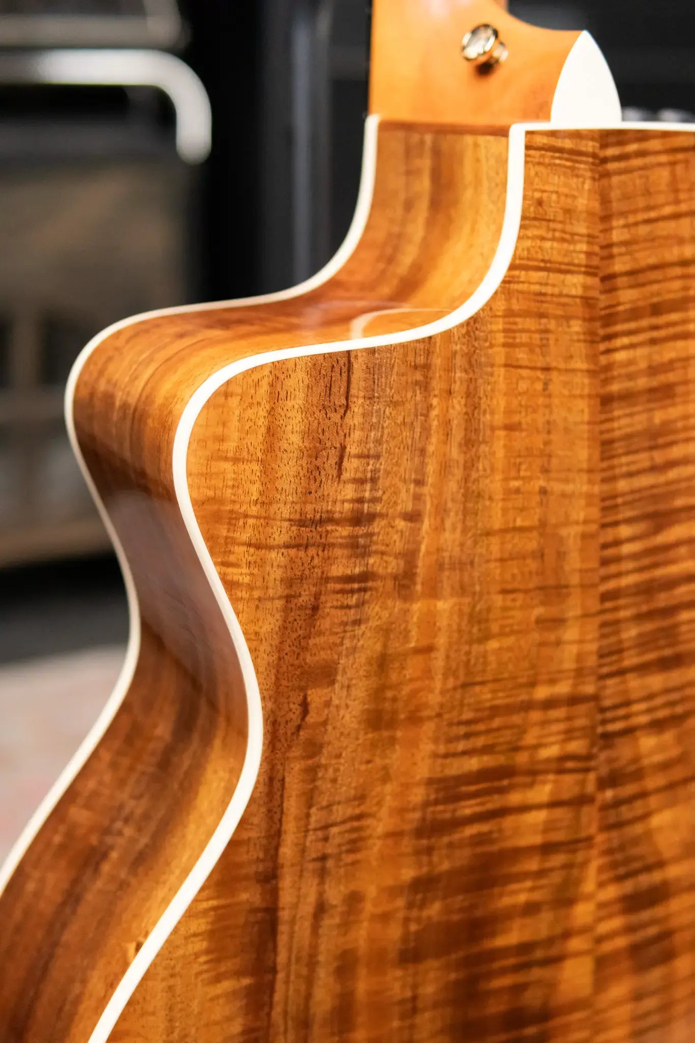 Taylor 214ce-K DLX Grand Auditorium Acoustic/Electric Guitar with Hardshell Case - Factory Demo