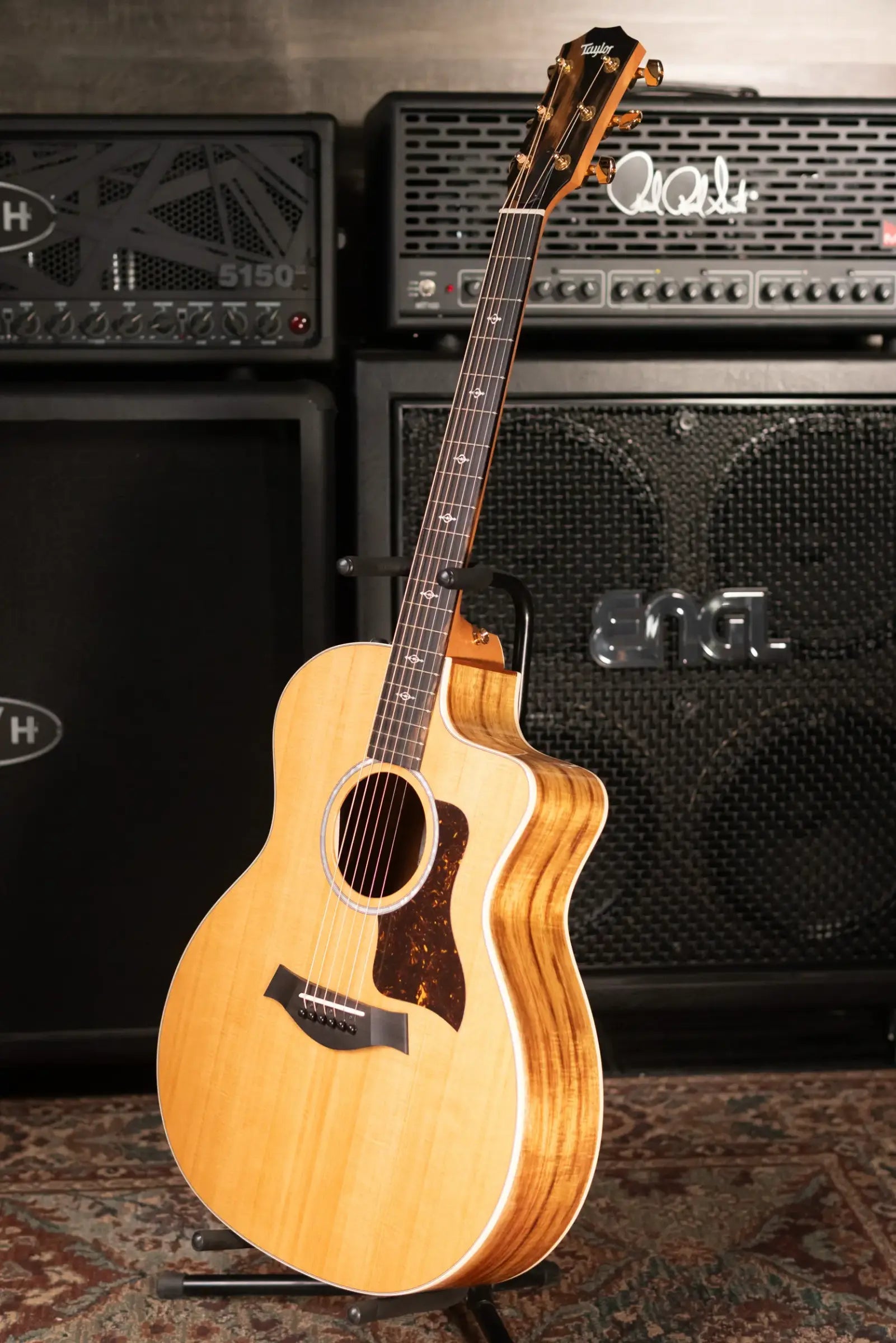 Taylor 214ce-K DLX Grand Auditorium Acoustic/Electric Guitar with Hardshell Case