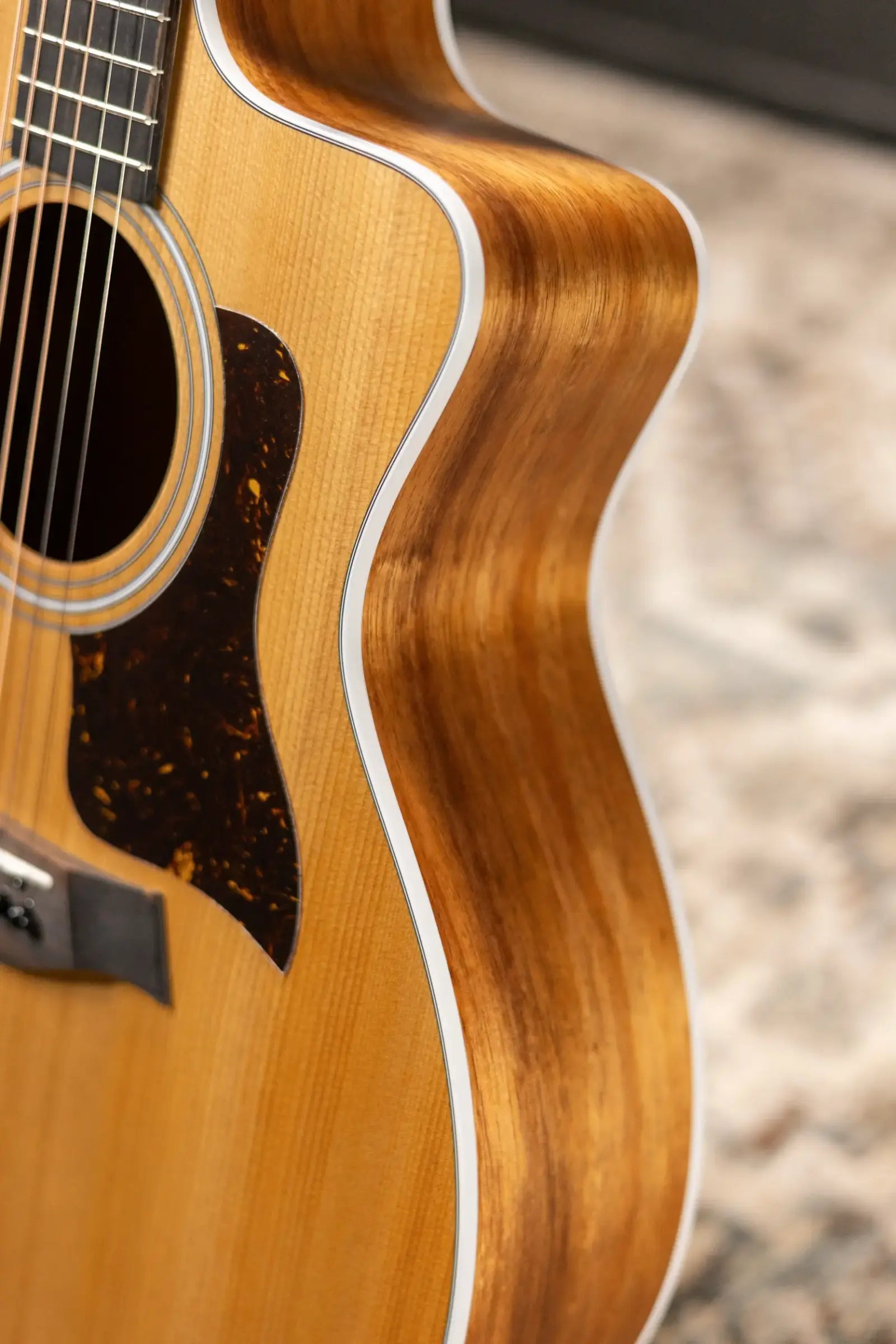 Taylor 214ce-K Grand Auditorium Acoustic/Electric Guitar with Gig Bag
