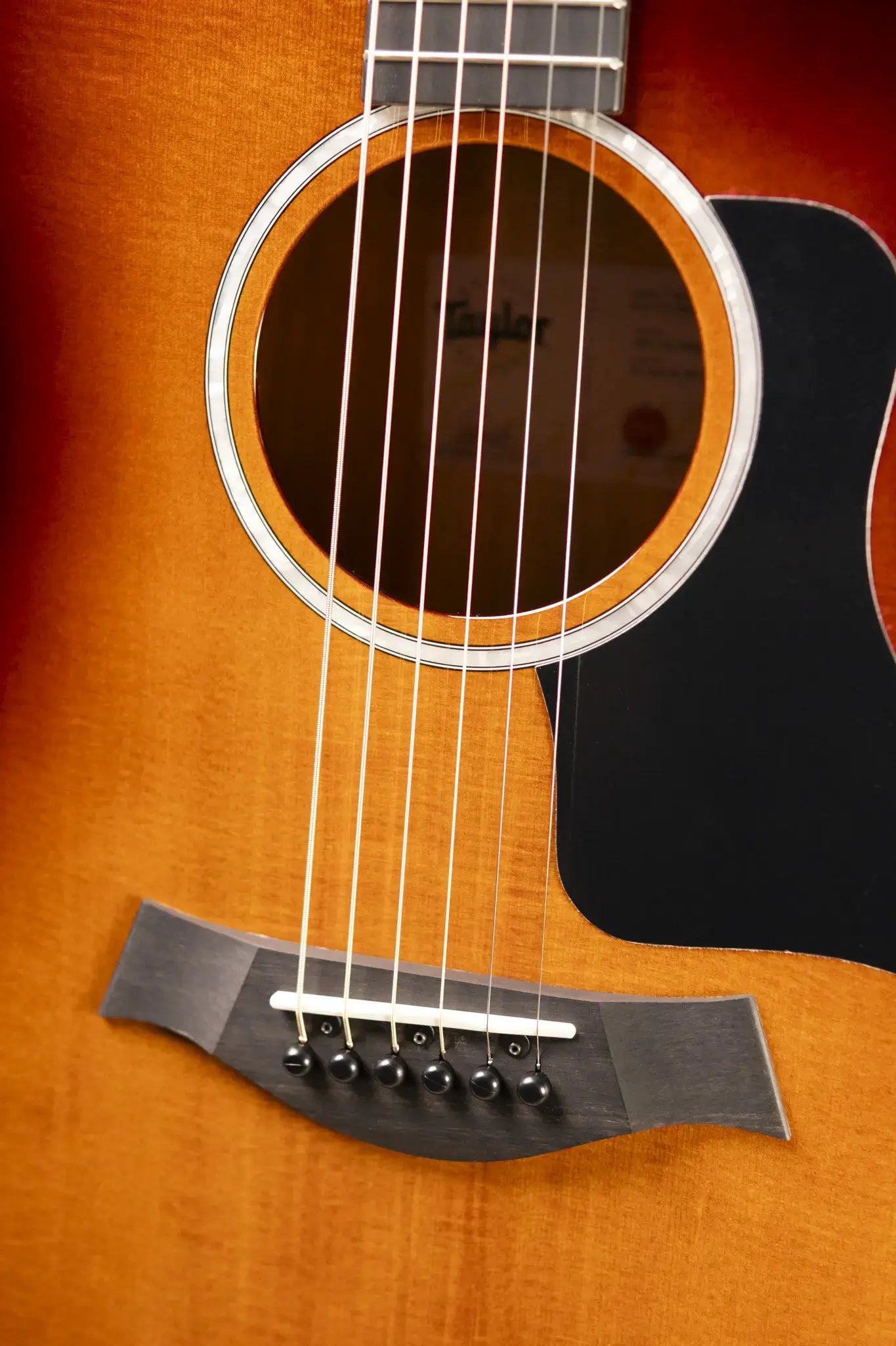 Taylor 214ce-K SB Plus Grand Auditorium Acoustic/Electric Guitar - Sunburst with Aerocase