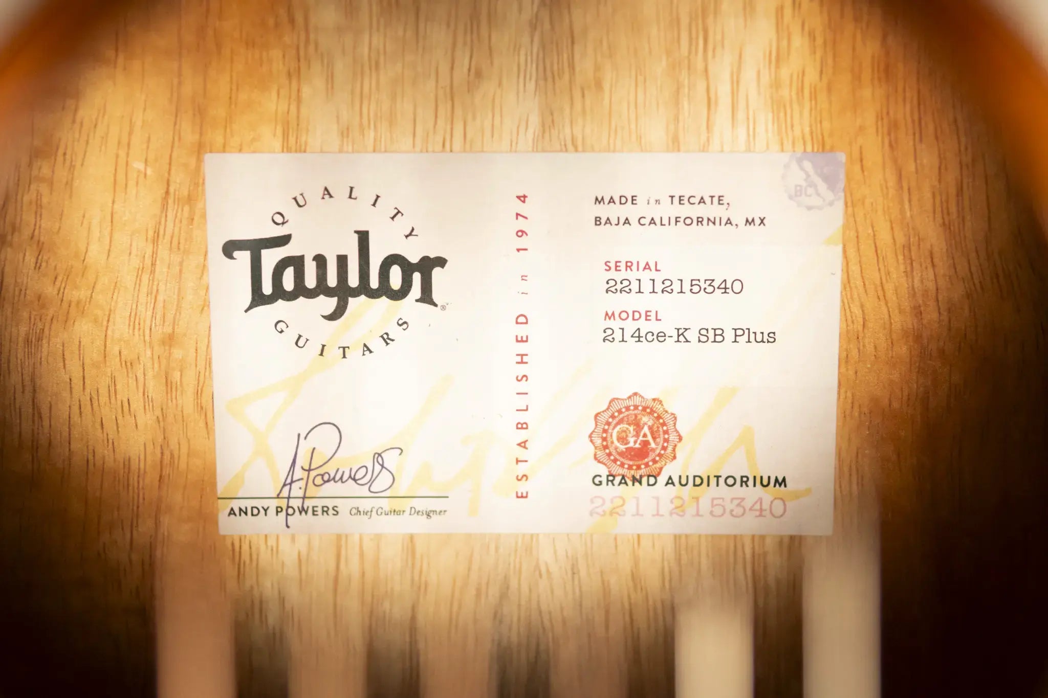 Taylor 214ce-K SB Plus Grand Auditorium Acoustic/Electric Guitar - Sunburst with Aerocase