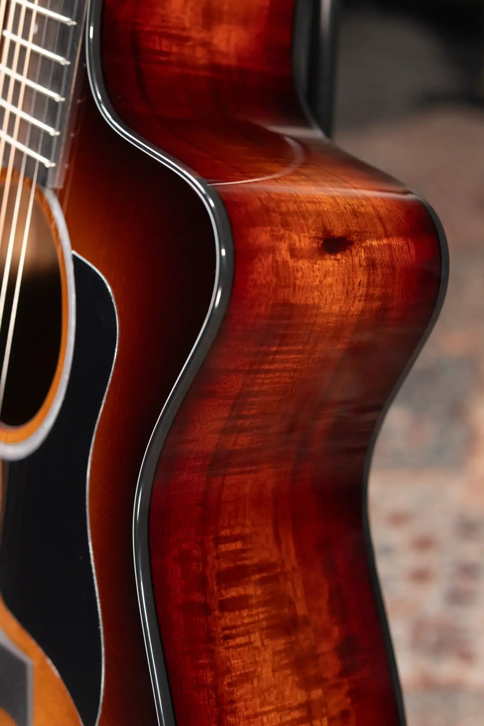 Taylor 214ce-K SB Plus Grand Auditorium Acoustic/Electric Guitar - Sunburst with Aerocase