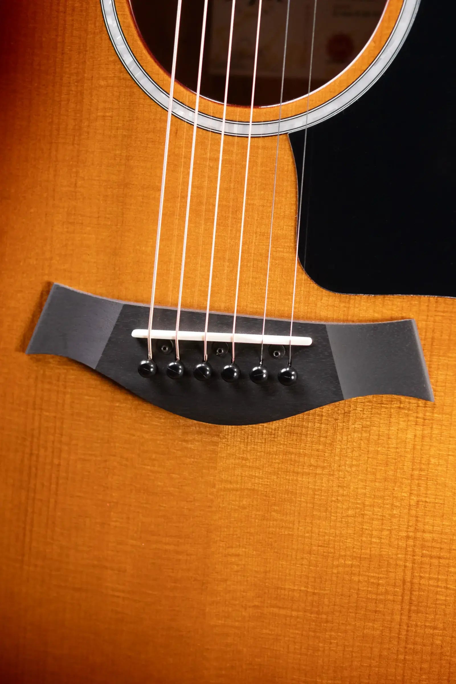 Taylor 214ce-K SB Plus Grand Auditorium Acoustic/Electric Guitar - Sunburst with Aerocase