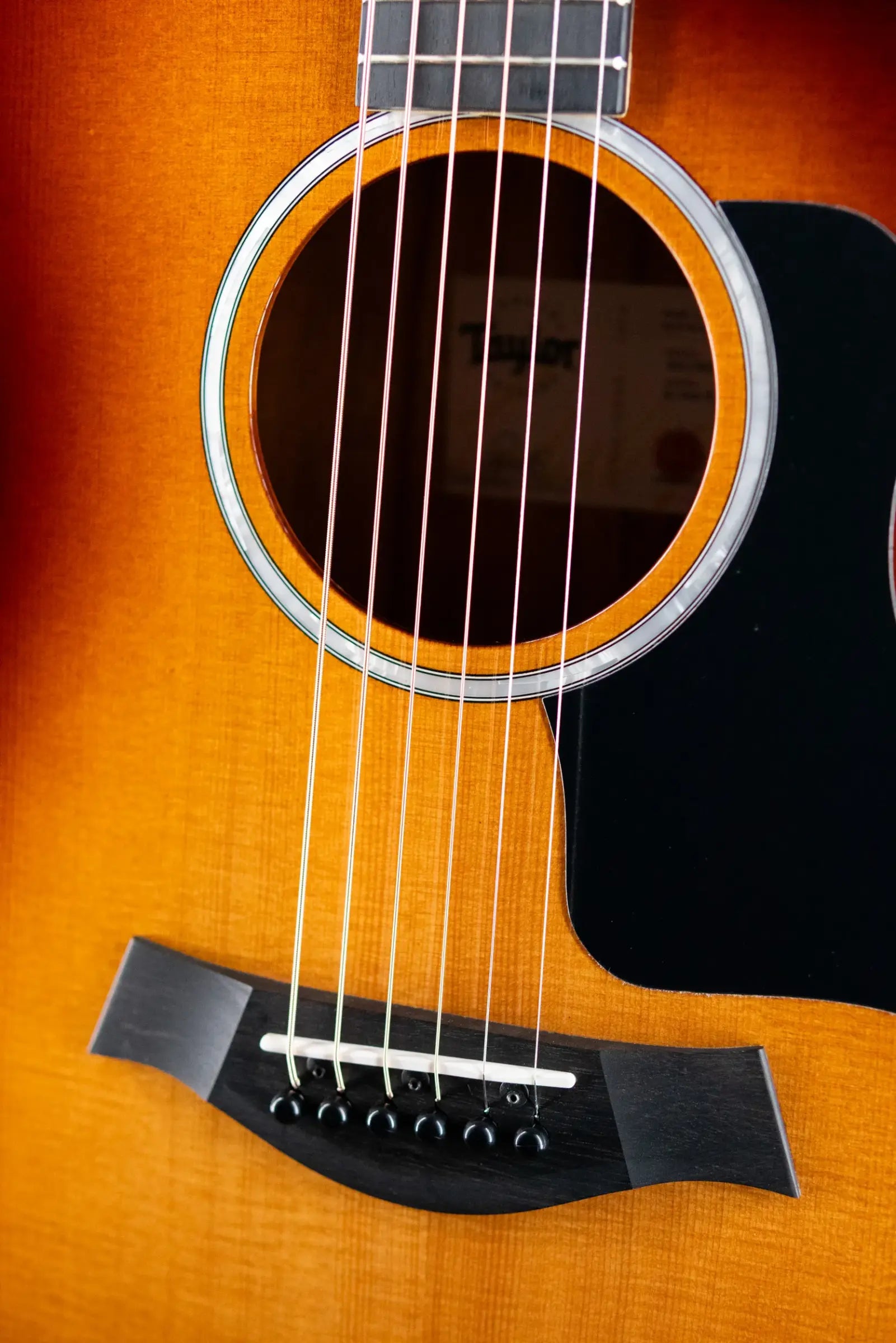 Taylor 214ce-K SB Plus Grand Auditorium Acoustic/Electric Guitar - Sunburst with Aerocase