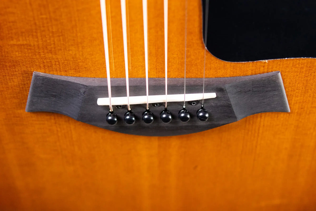 Taylor 214ce-K SB Plus Grand Auditorium Acoustic/Electric Guitar - Sunburst with Aerocase
