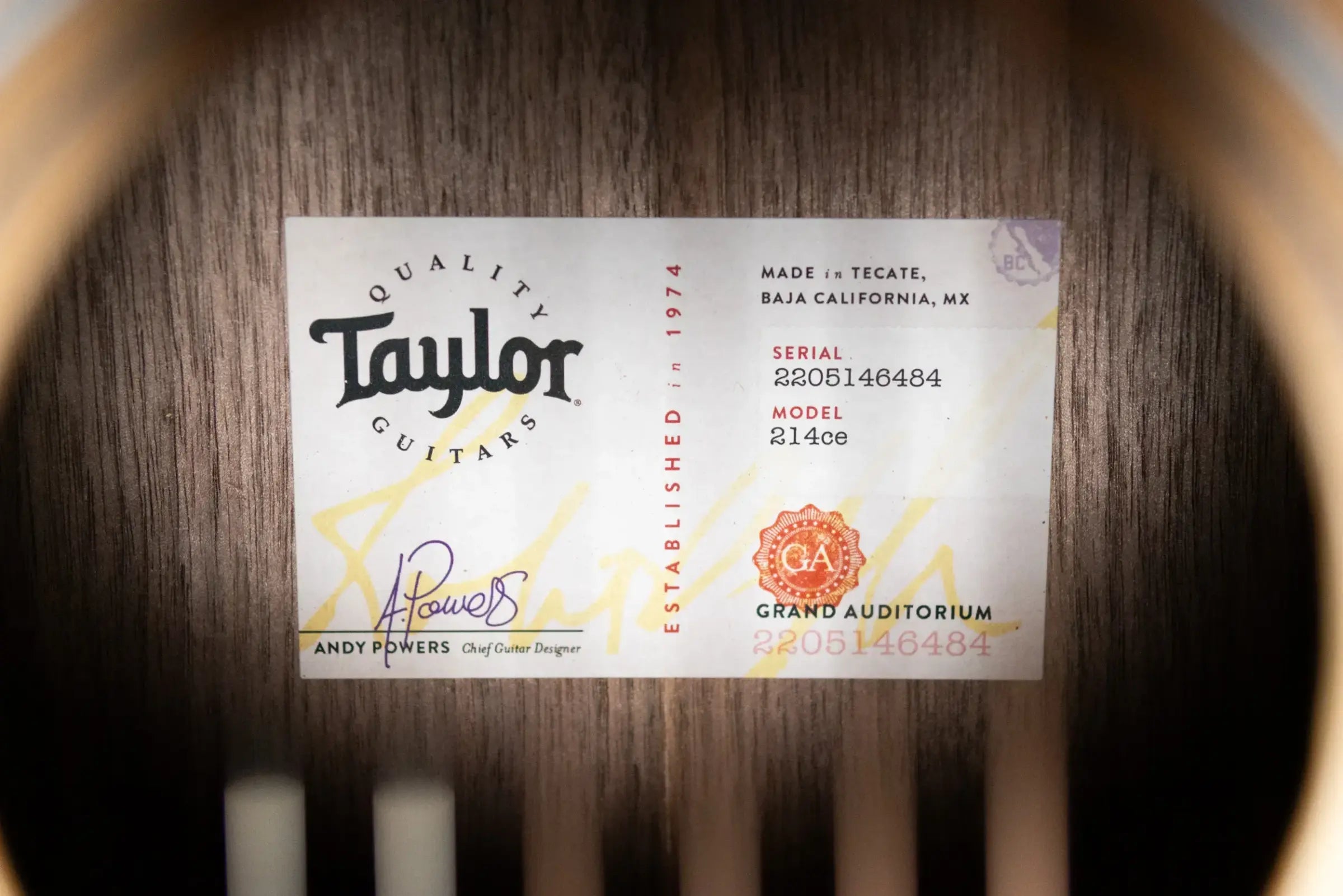 Taylor 214ce Left-Hand Grand Auditorium Acoustic/Electric Guitar with Gig Bag