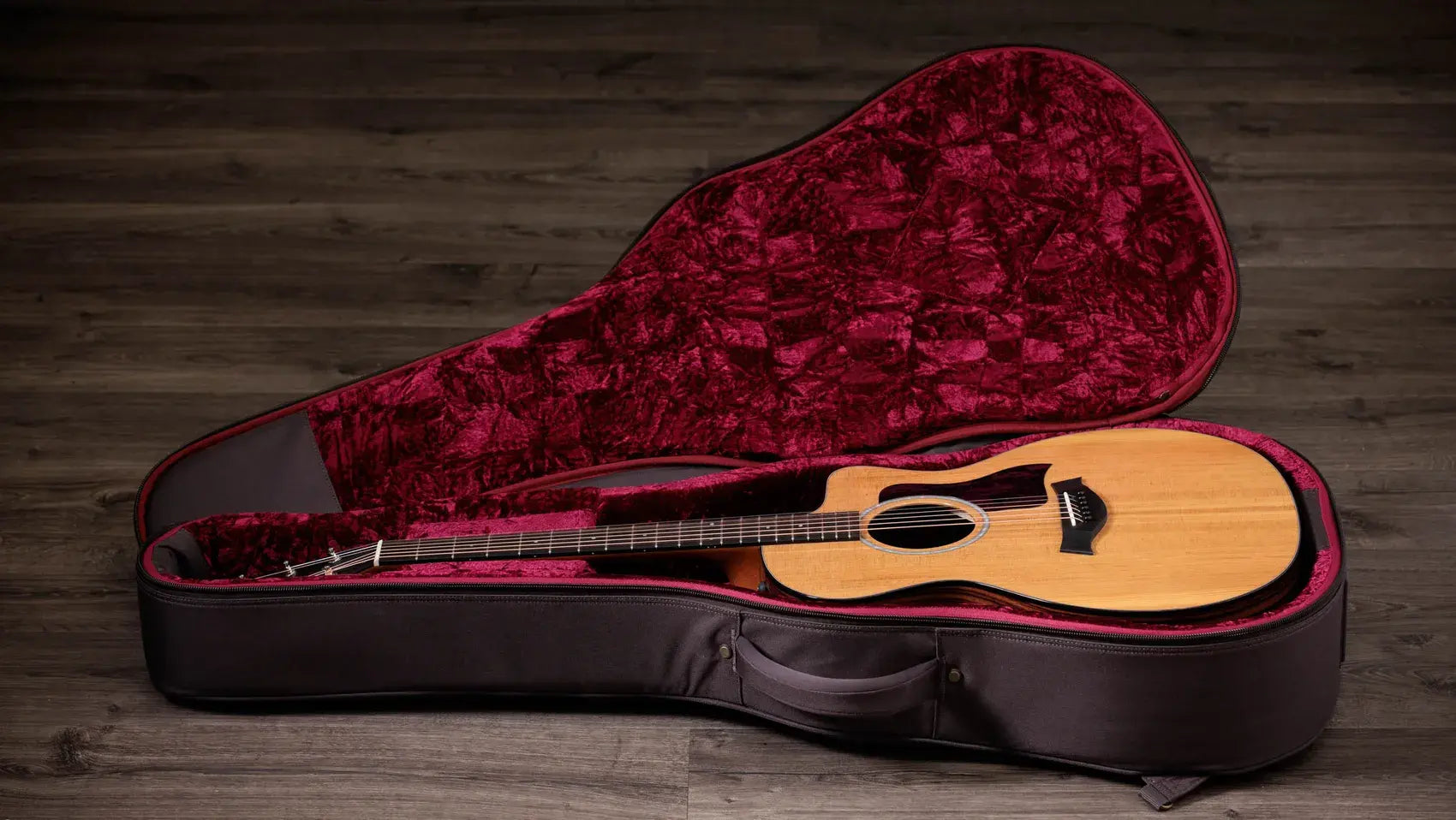 Taylor 214ce Plus Grand Auditorium Acoustic/Electric Guitar with Aerocase