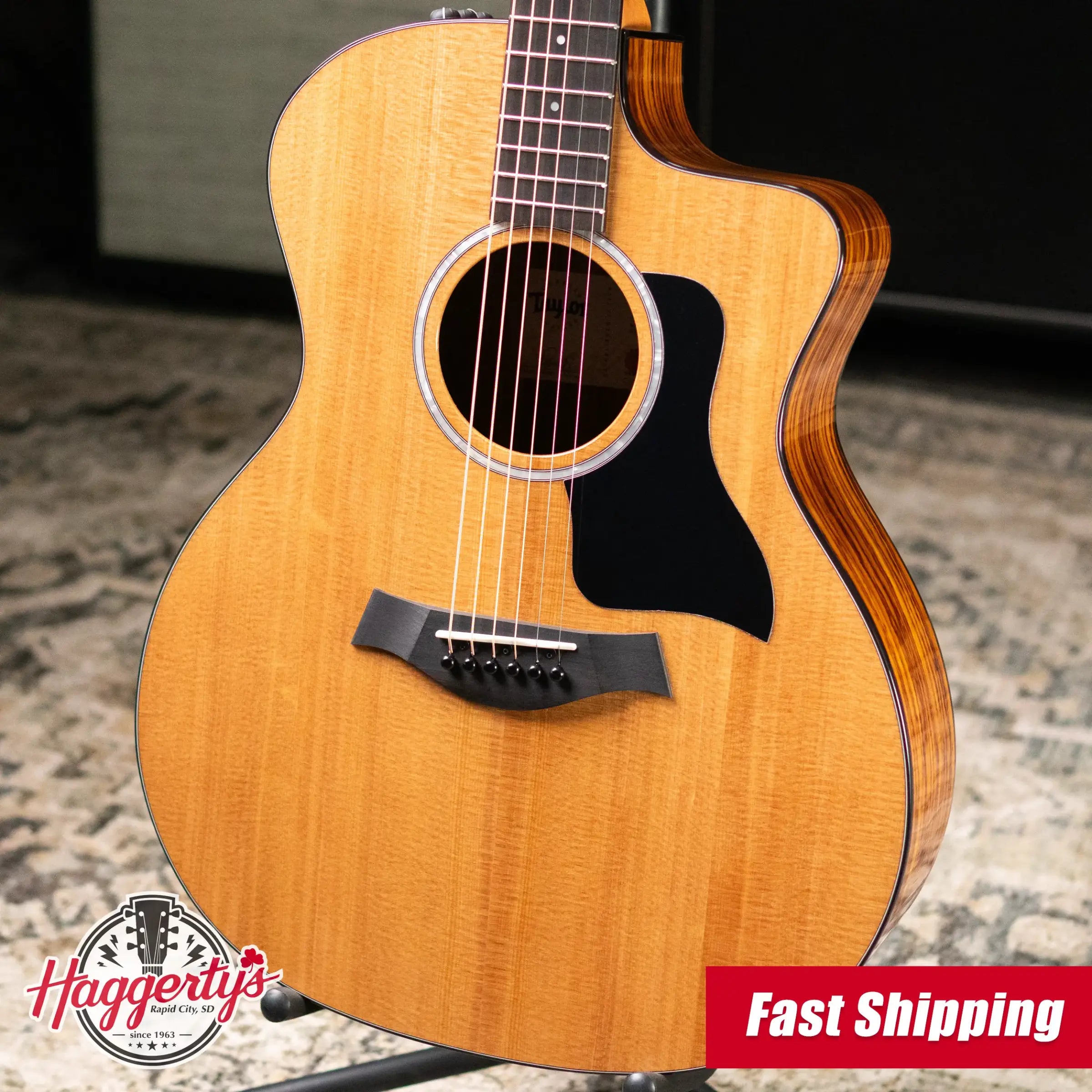 Taylor 214ce Plus Grand Auditorium Acoustic/Electric Guitar with Aerocase