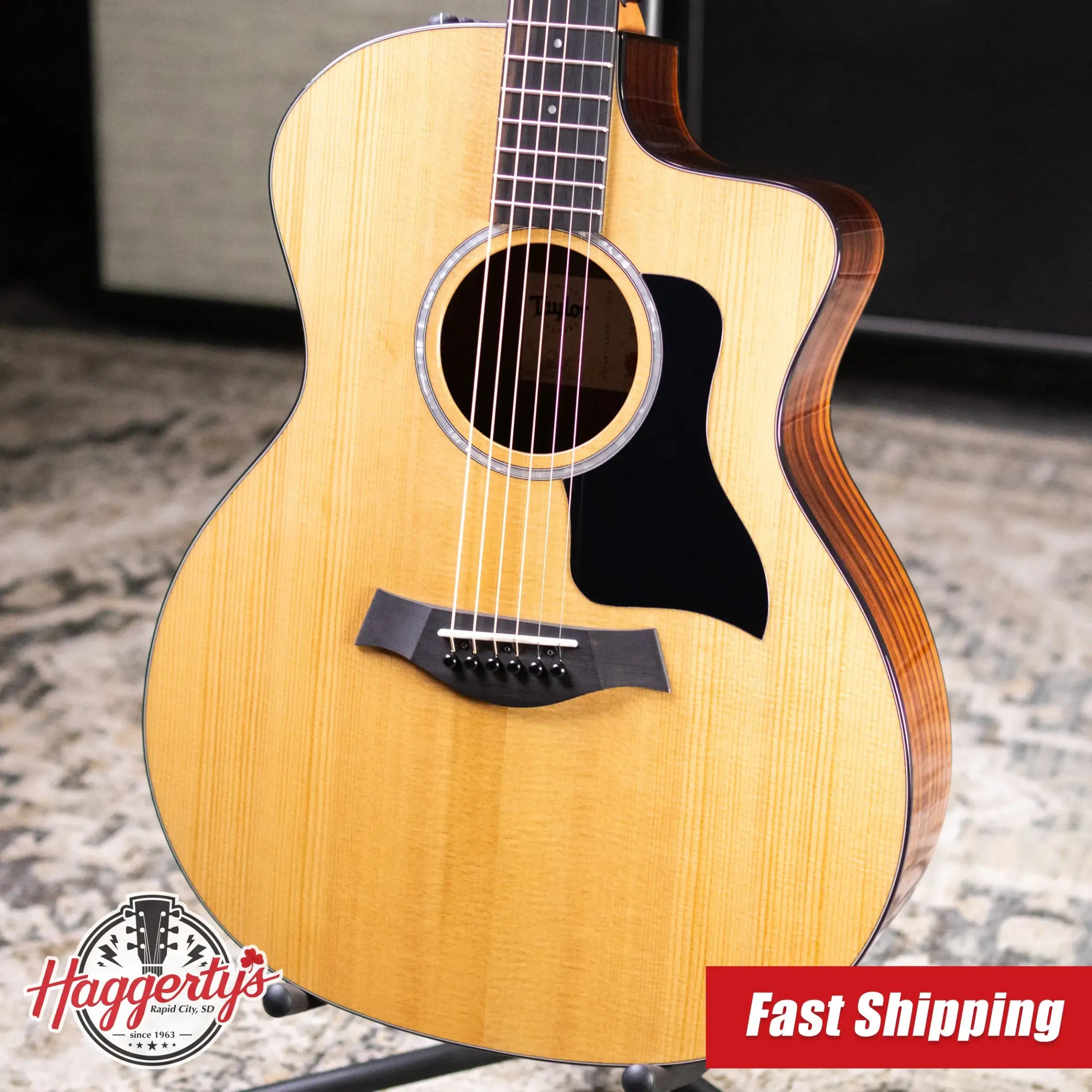 Taylor 214ce Plus Grand Auditorium Acoustic/Electric Guitar with Aerocase