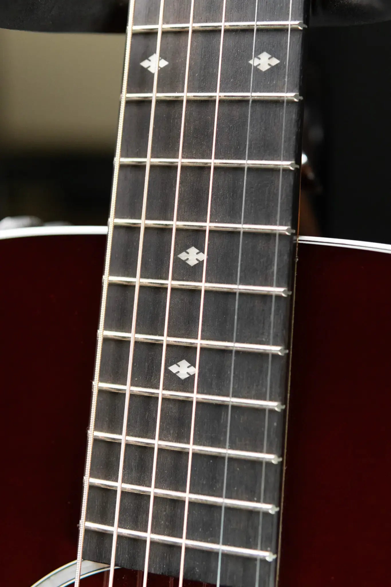 Taylor 214e-SB DLX Grand Auditorium Acoustic-Electric Guitar with Hardshell Case - Used