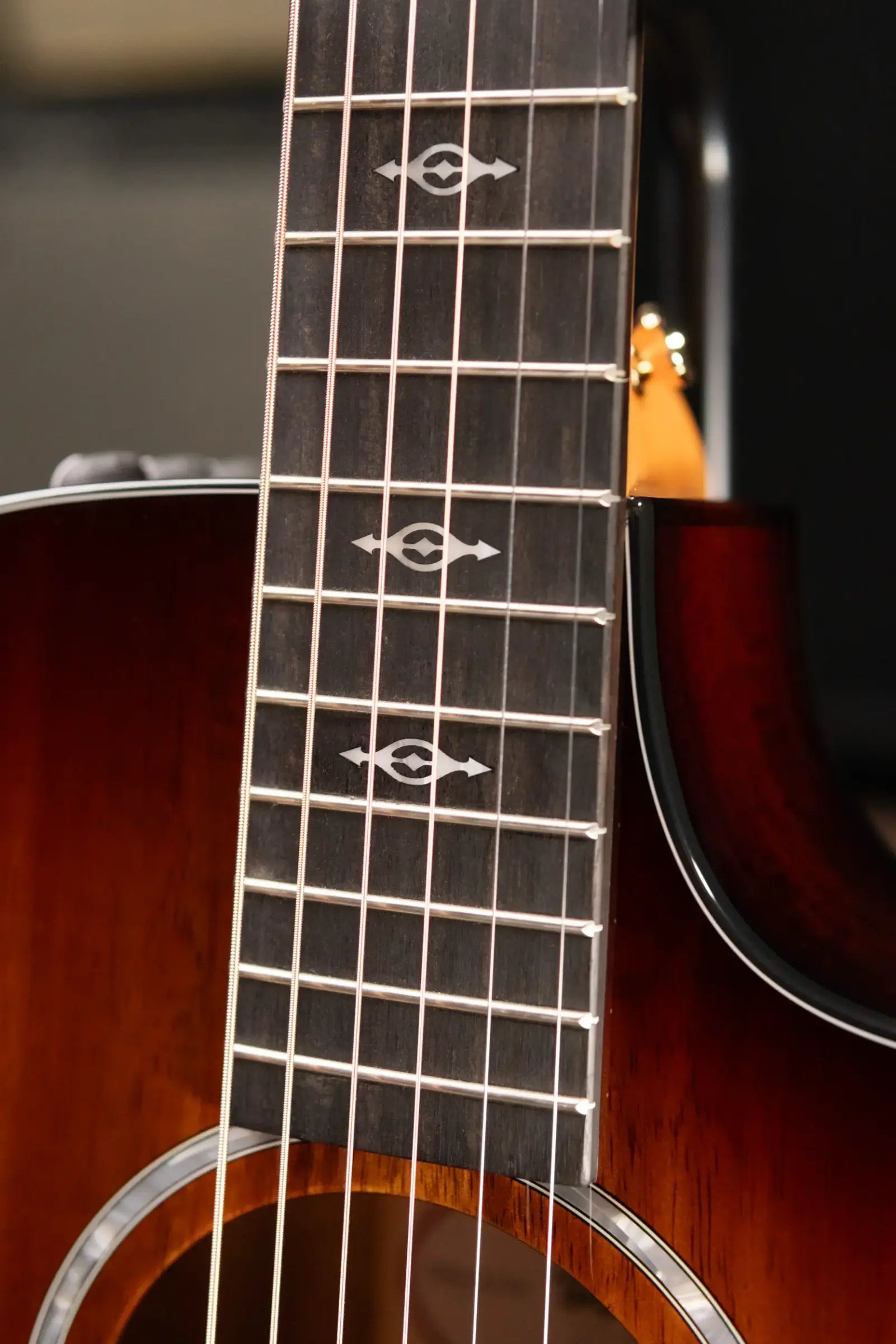 Taylor 222ce-K DLX Grand Concert Acoustic/Electric Guitar - Shaded Edgeburst with Hardshell Case - Factory Demo