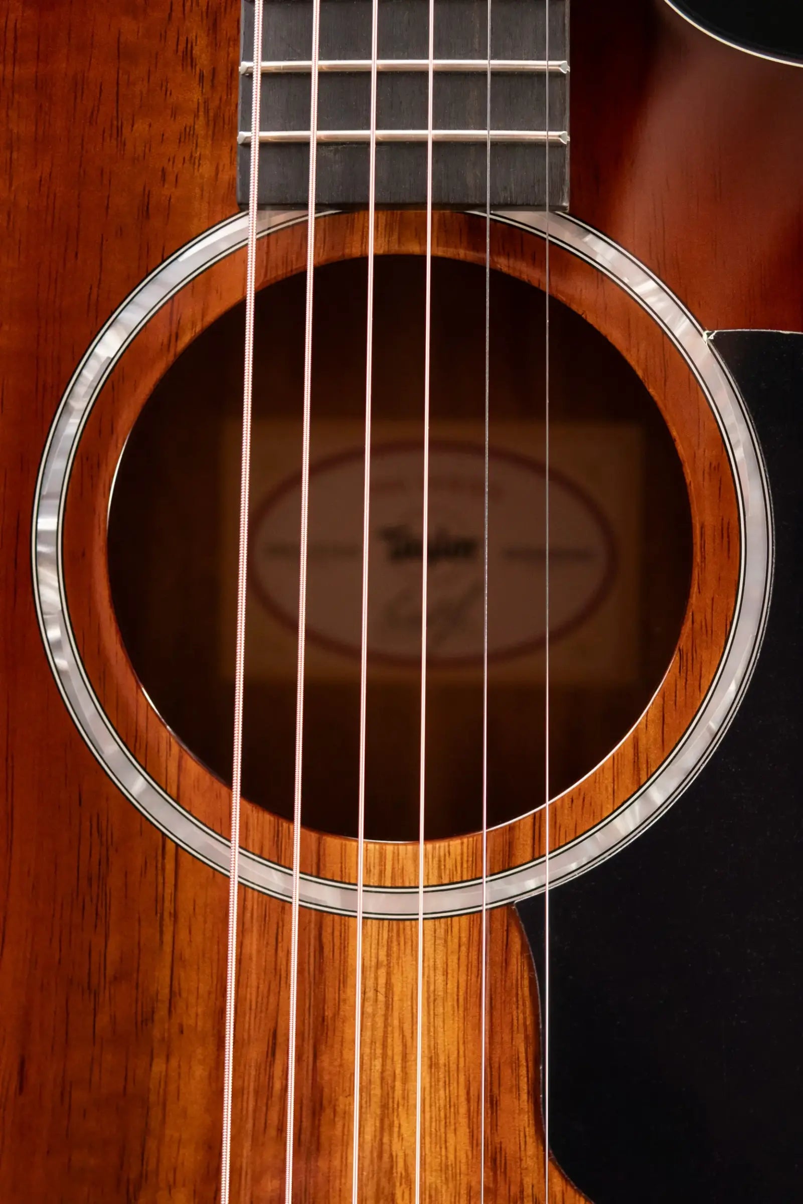 Taylor 222ce-K DLX Grand Concert Acoustic/Electric Guitar - Shaded Edgeburst with Hardshell Case - Factory Demo