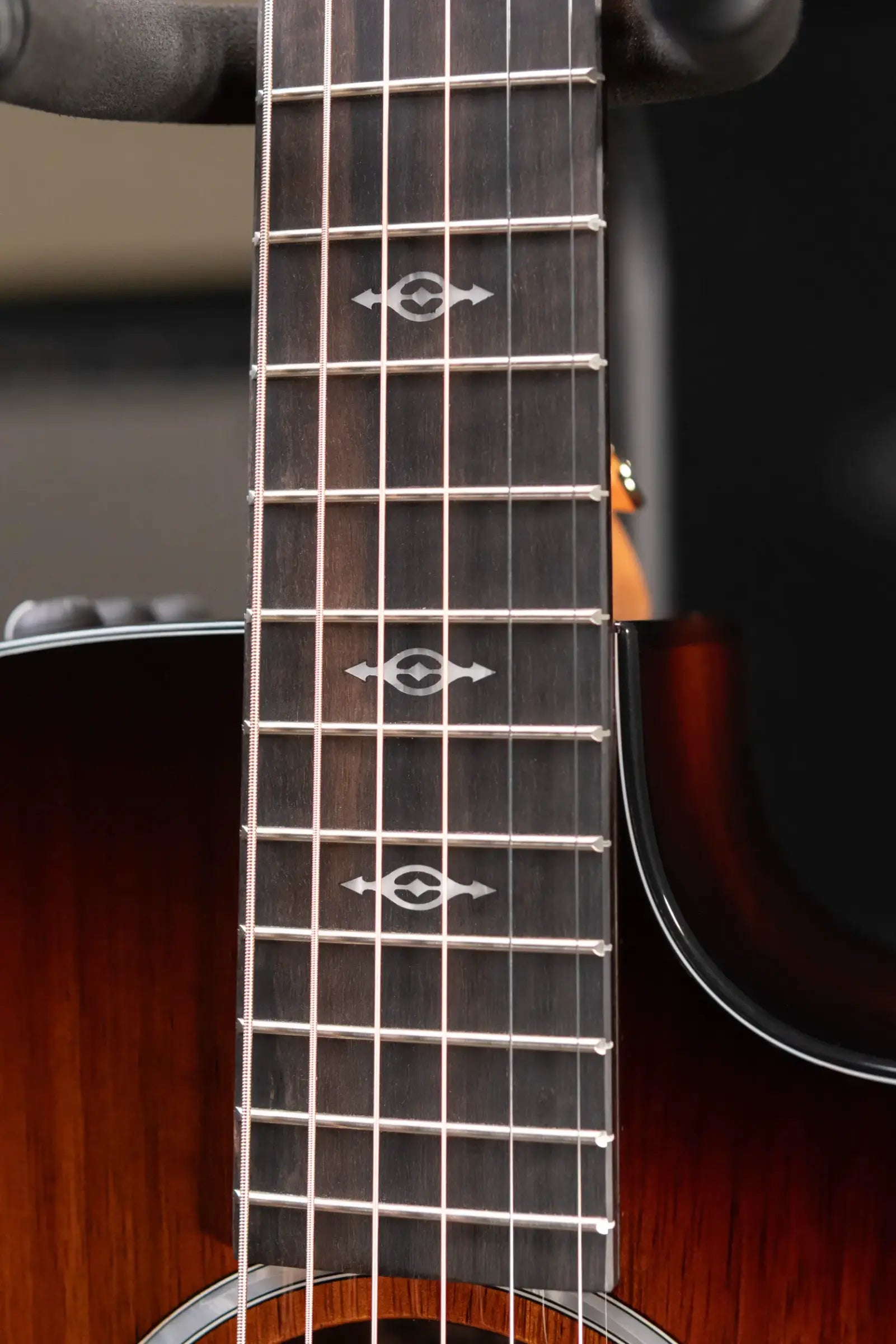 Taylor 224ce-K DLX Grand Auditorium Acoustic/Electric Guitar - Shaded Edgeburst with Hardshell Case