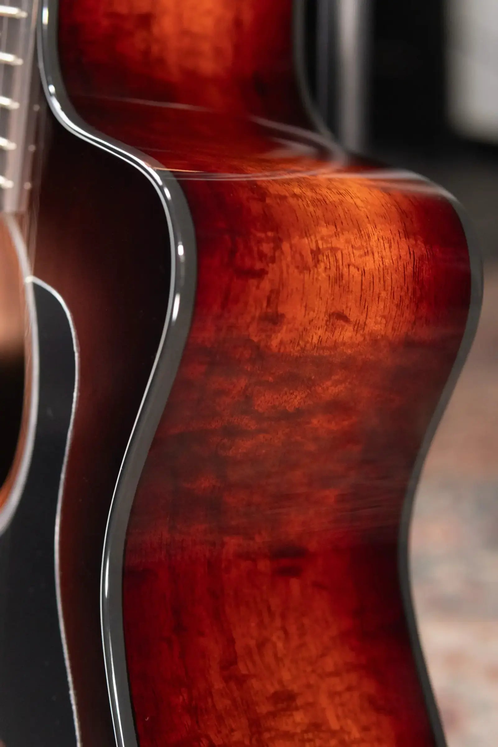 Taylor 224ce-K DLX Grand Auditorium Acoustic/Electric Guitar - Shaded Edgeburst with Hardshell Case