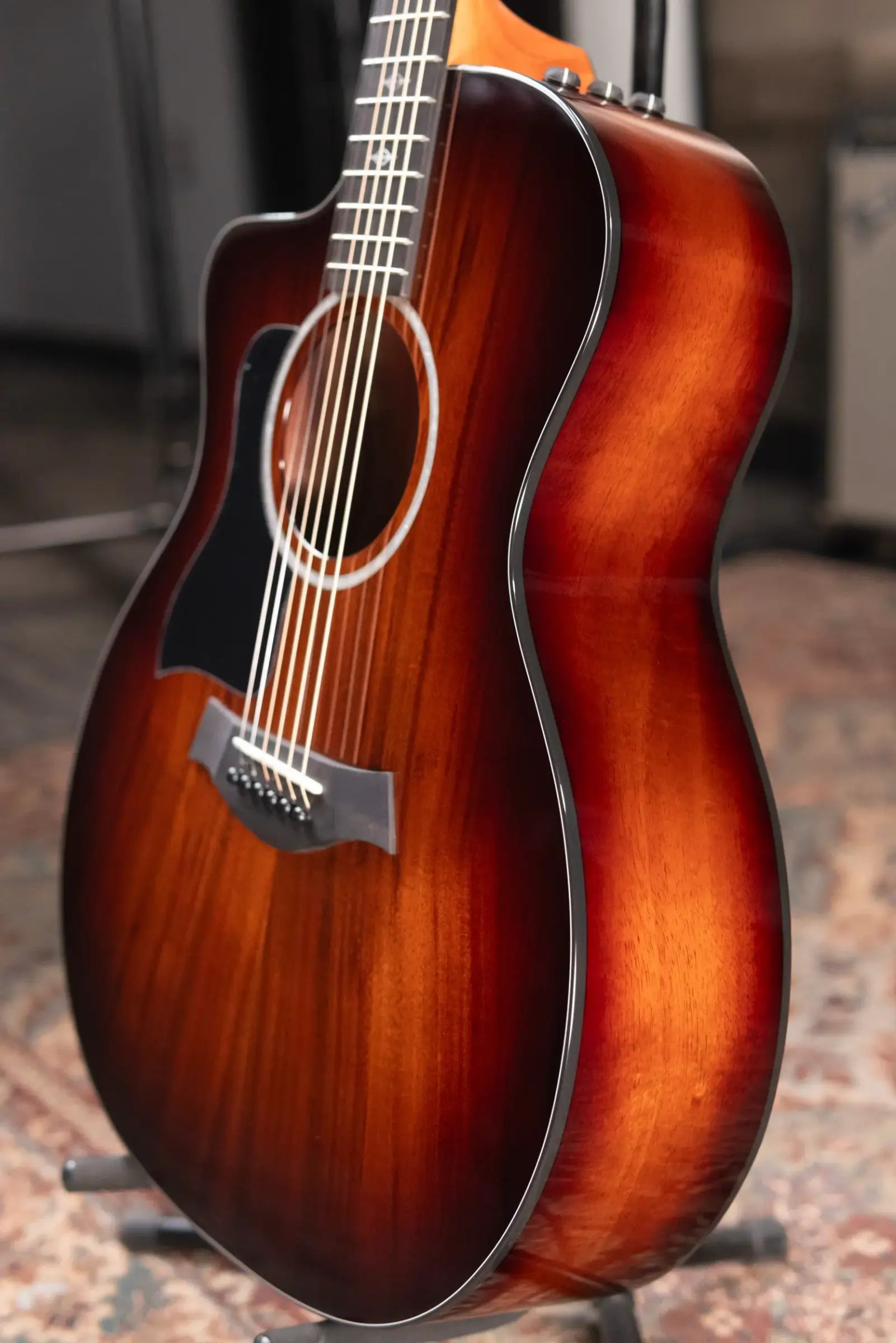 Taylor 224ce-K DLX Left-Handed Grand Auditorium Acoustic/Electric Guitar - Shaded Edge Burst with Hardshell Case