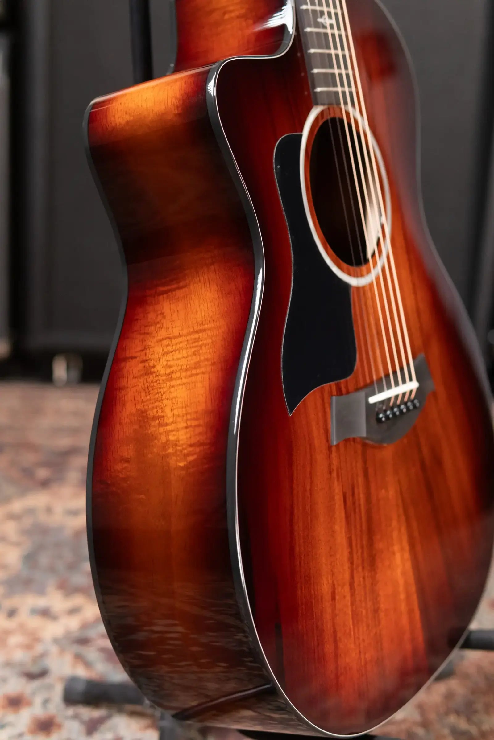 Taylor 224ce-K DLX Left-Handed Grand Auditorium Acoustic/Electric Guitar - Shaded Edge Burst with Hardshell Case