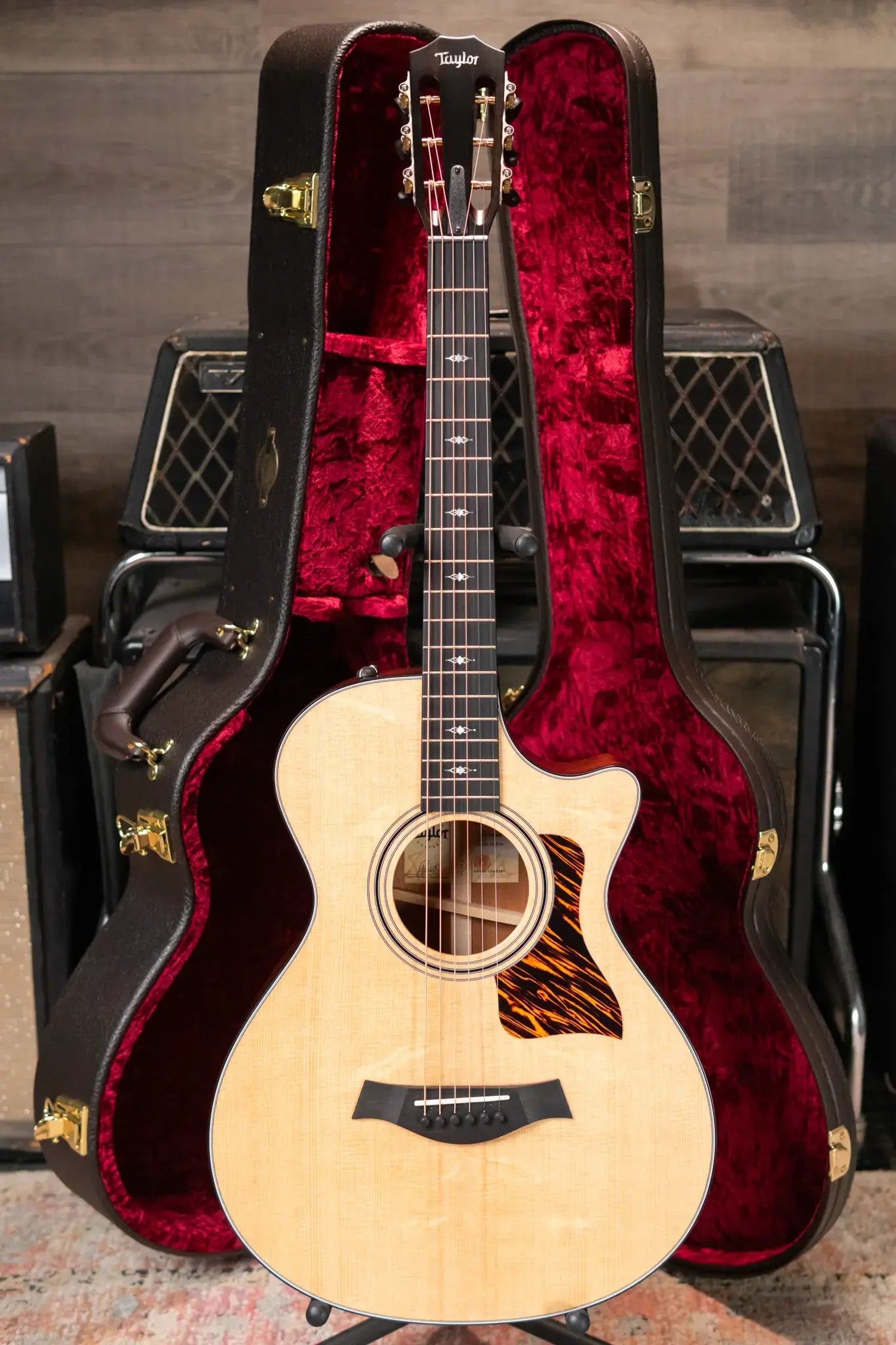 Taylor 312ce 12-Fret Grand Concert Acoustic/Electric Guitar with Hardshell Case