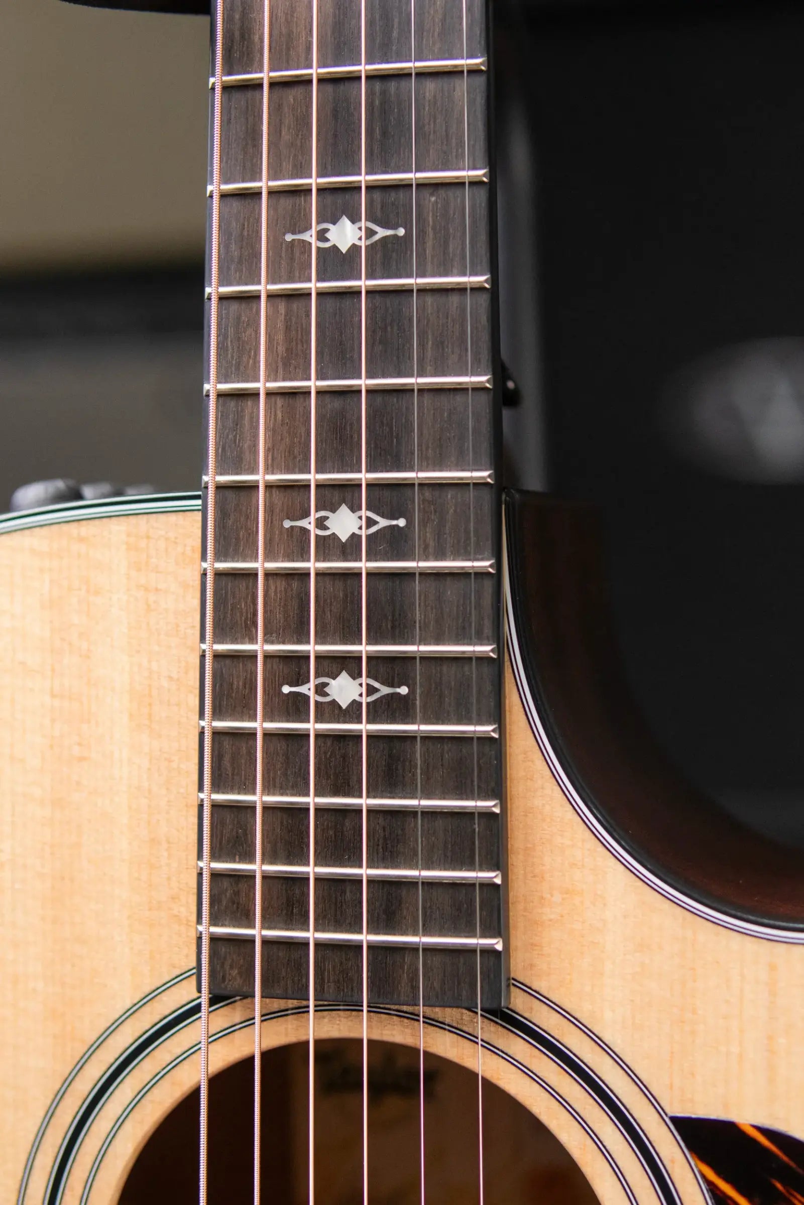 Taylor 312ce Grand Concert Acoustic/Electric Guitar with Hardshell Case