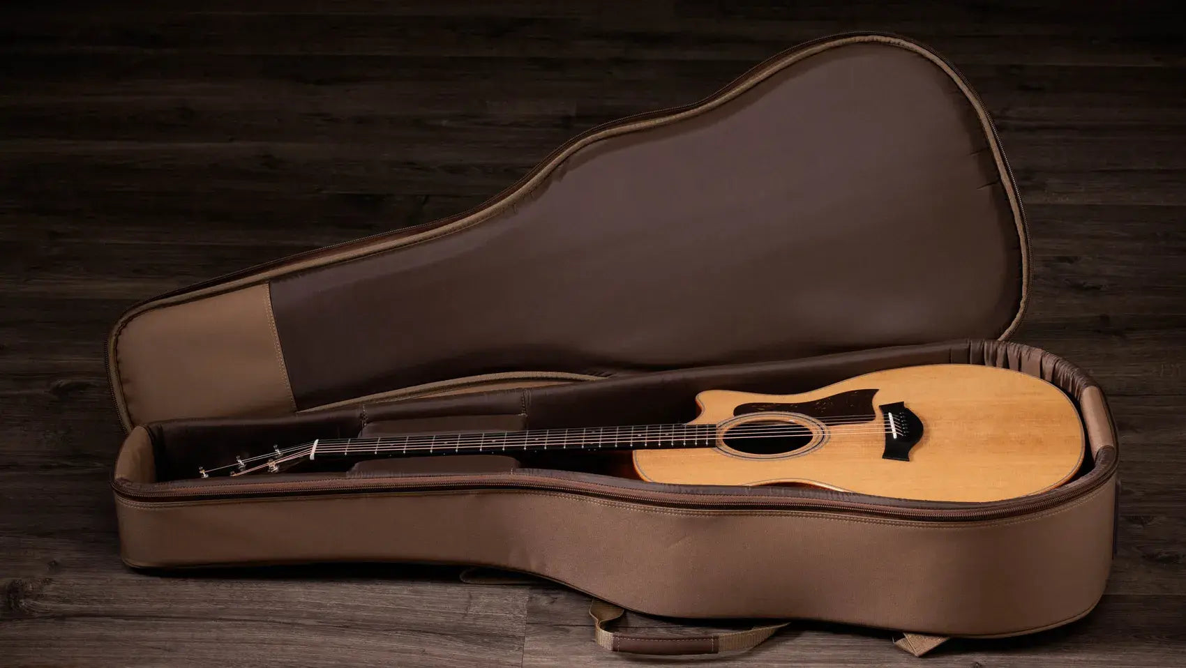 Taylor 314ce Studio Grand Auditorium Acoustic/Electric Guitar - Natural with Gig Bag