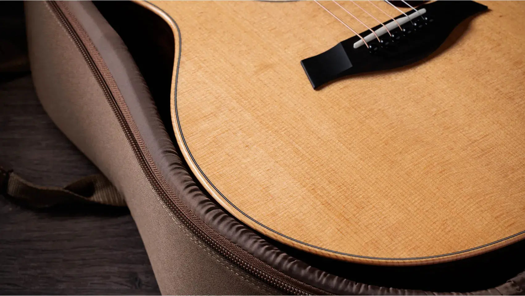 Taylor 314ce Studio Grand Auditorium Acoustic/Electric Guitar - Natural with Gig Bag