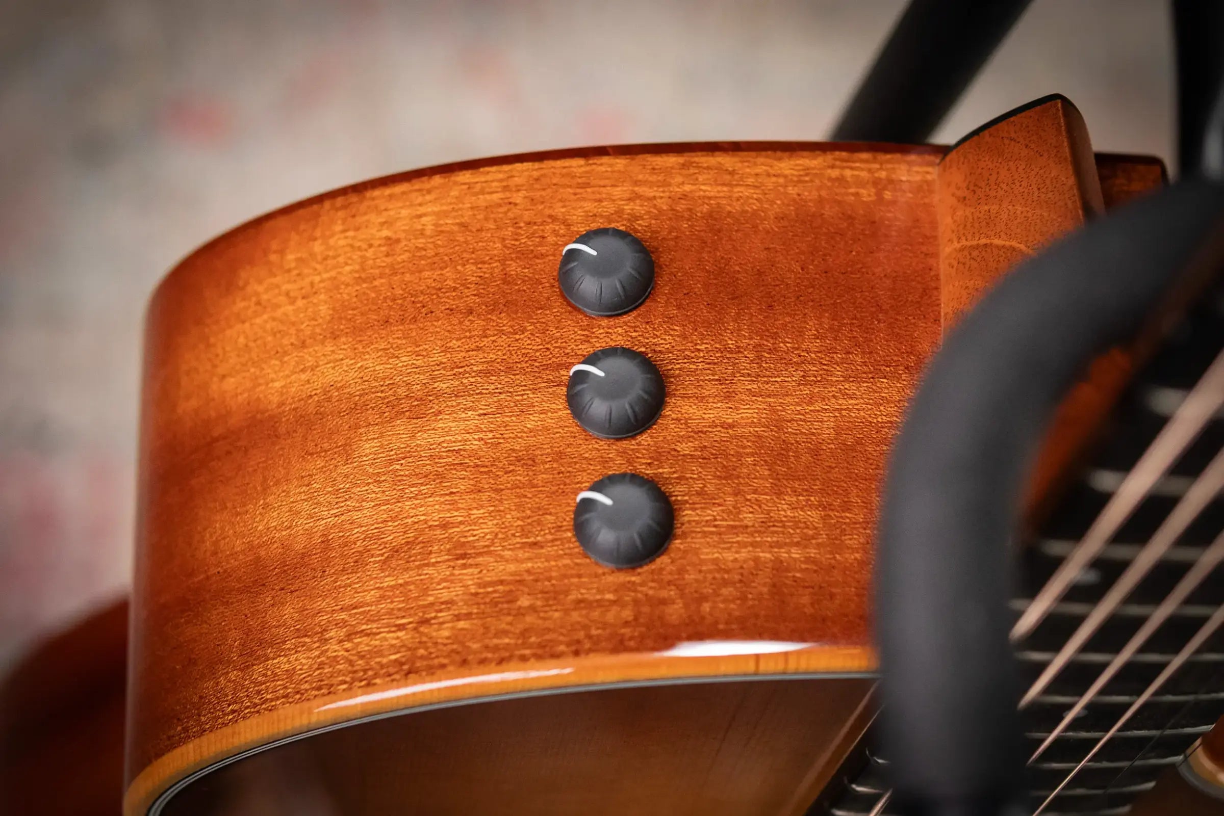 Taylor 314ce Studio Grand Auditorium Acoustic/Electric Guitar - Shaded Edge Burst with Hardshell Case