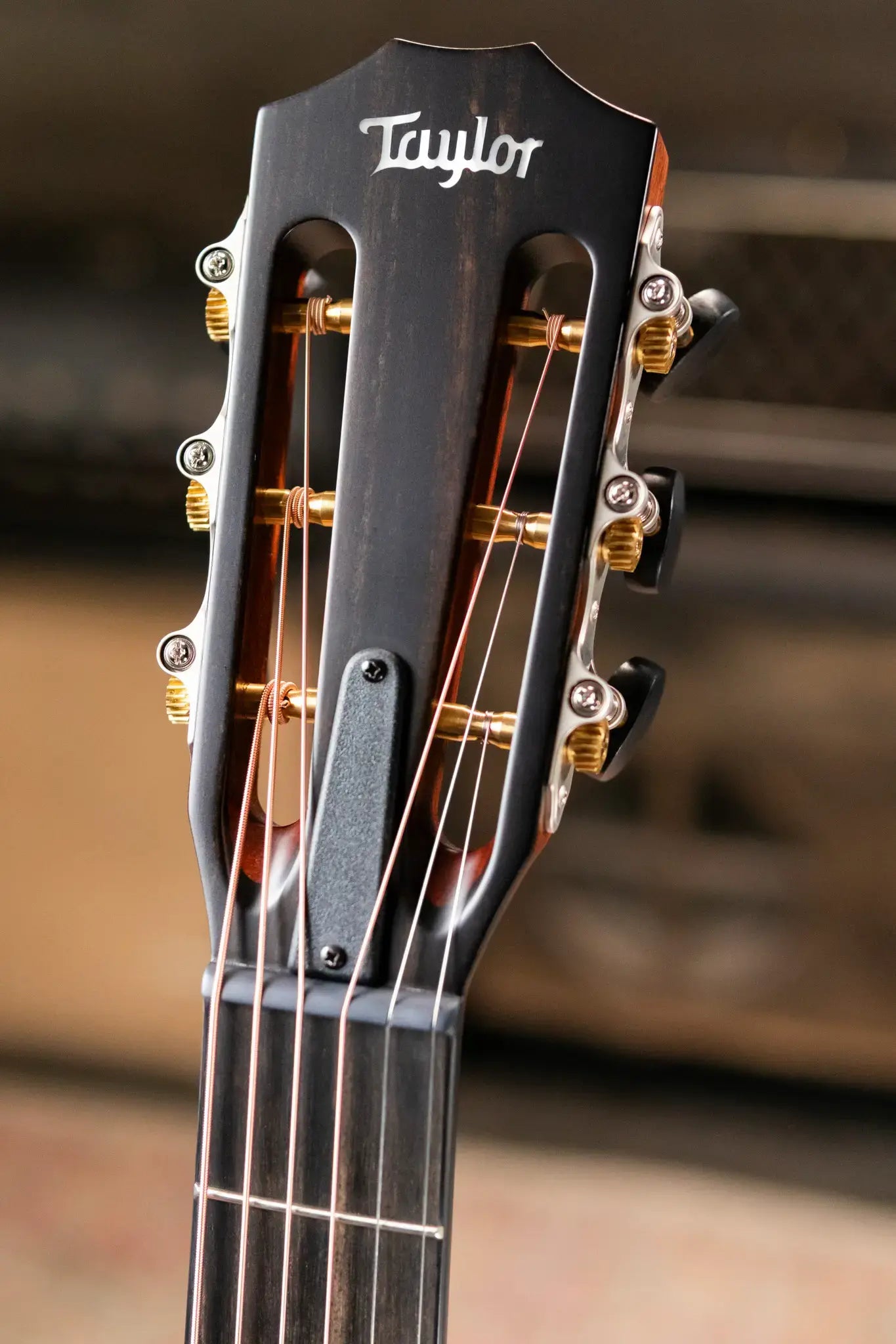Taylor 322ce 12-Fret Grand Concert Acoustic/Electric Guitar - Shaded Edge Burst with Hardshell Case