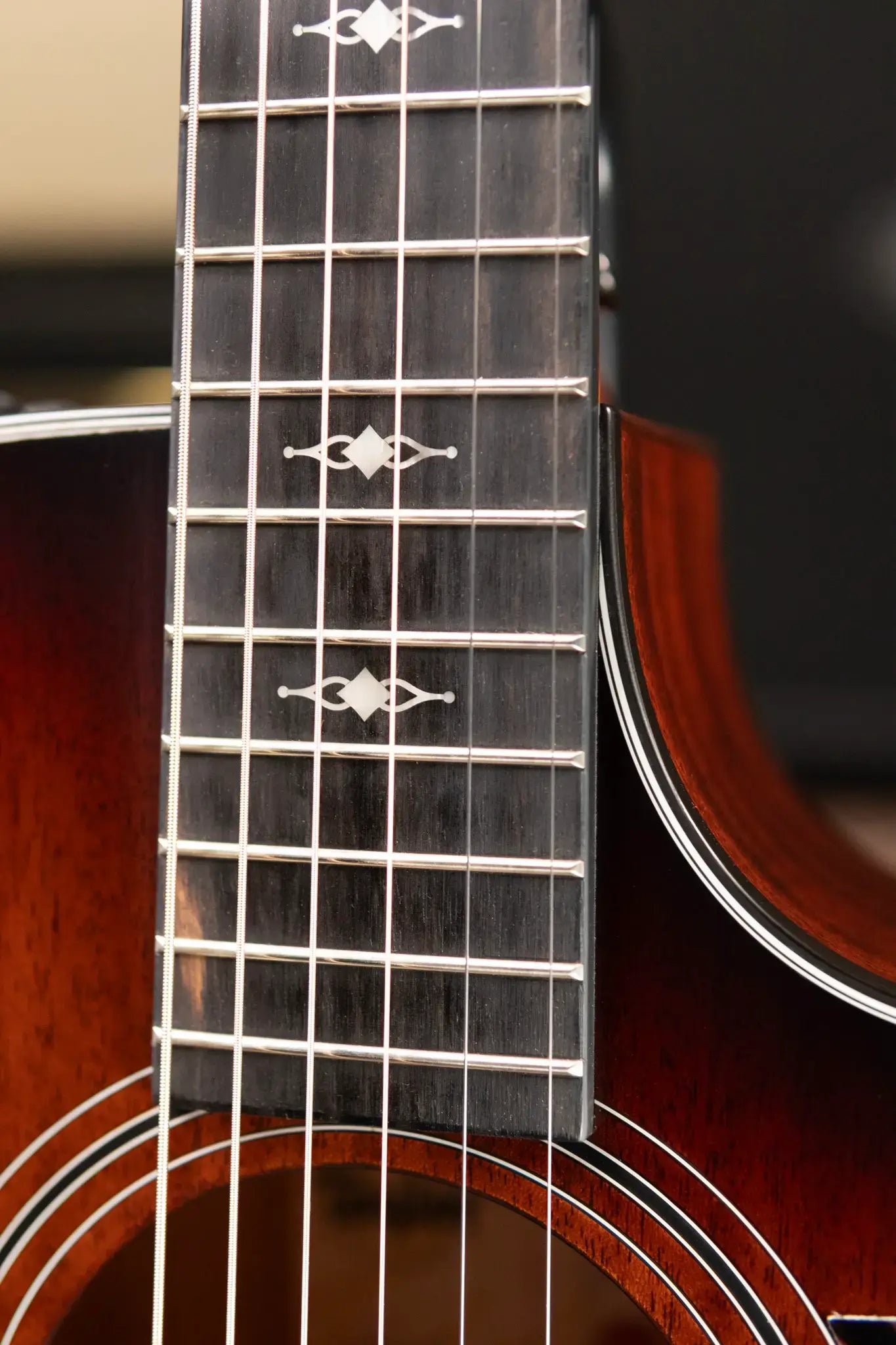 Taylor 324ce Grand Auditorium Acoustic/Electric Guitar - Shaded Edge Burst Top with Hardshell Case