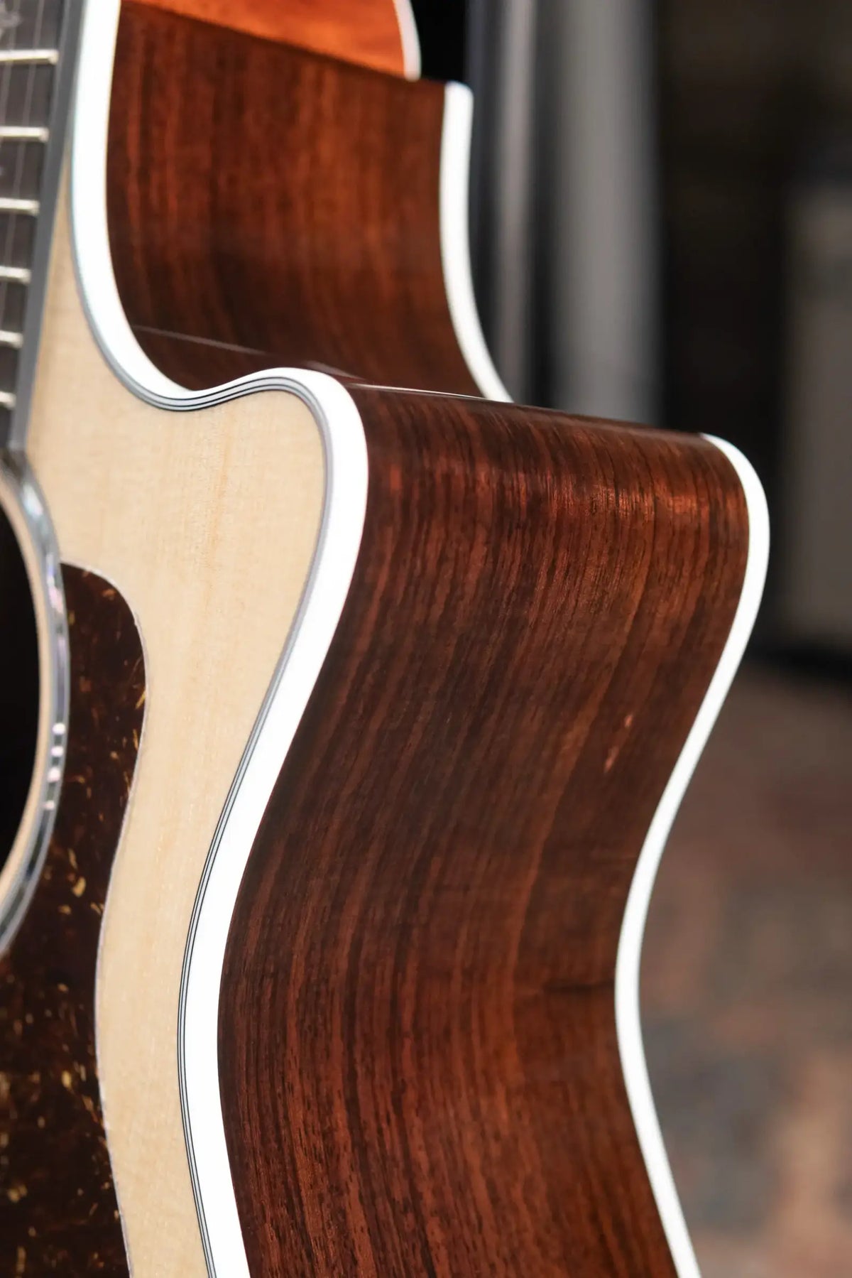 Taylor 414ce Grand Auditorium Acoustic/Electric Guitar - Natural with Hardshell Case