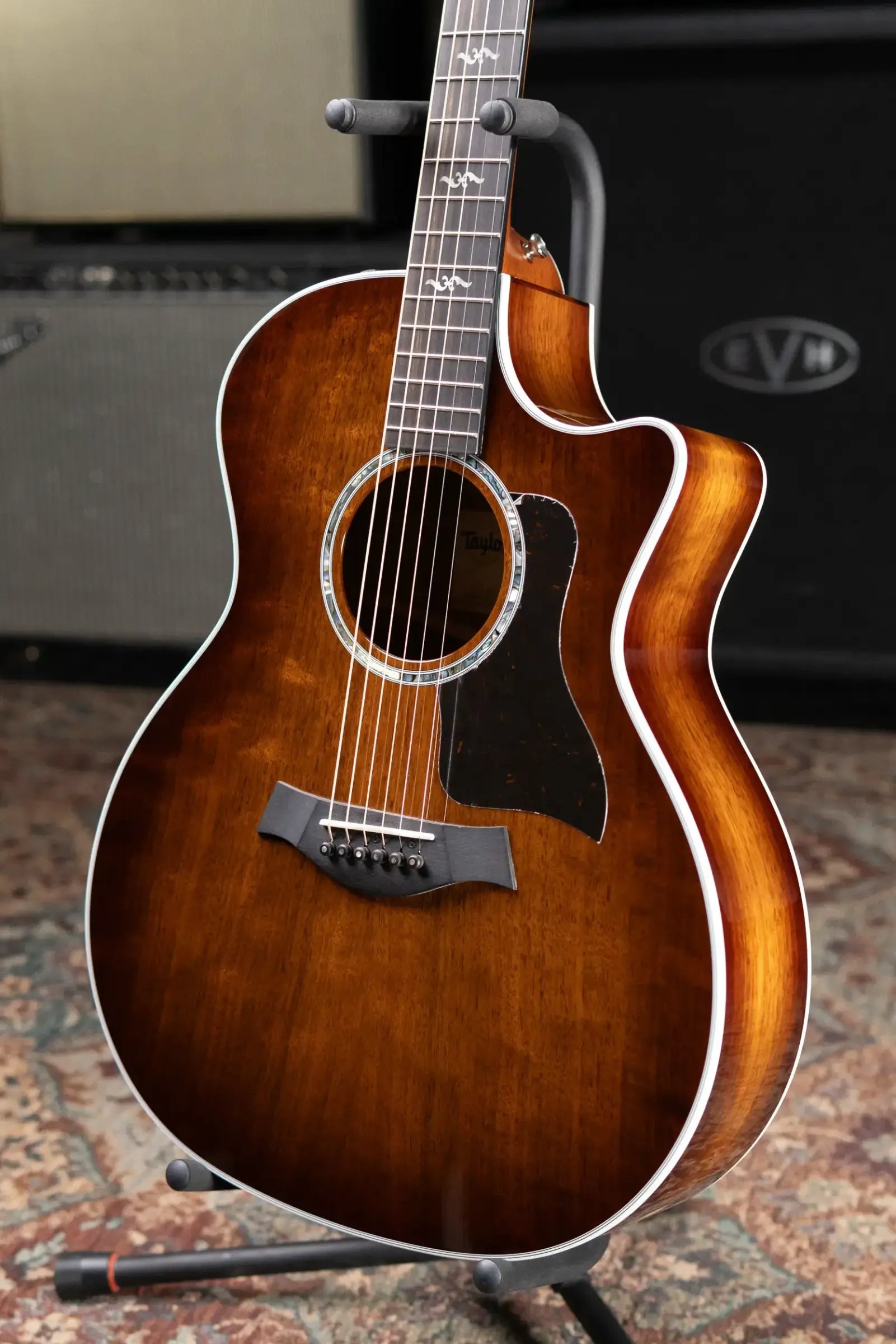 Taylor 424ce Special Edition Grand Auditorium Acoustic/Electric Guitar - Shaded Edge Burst with Hardshell Case