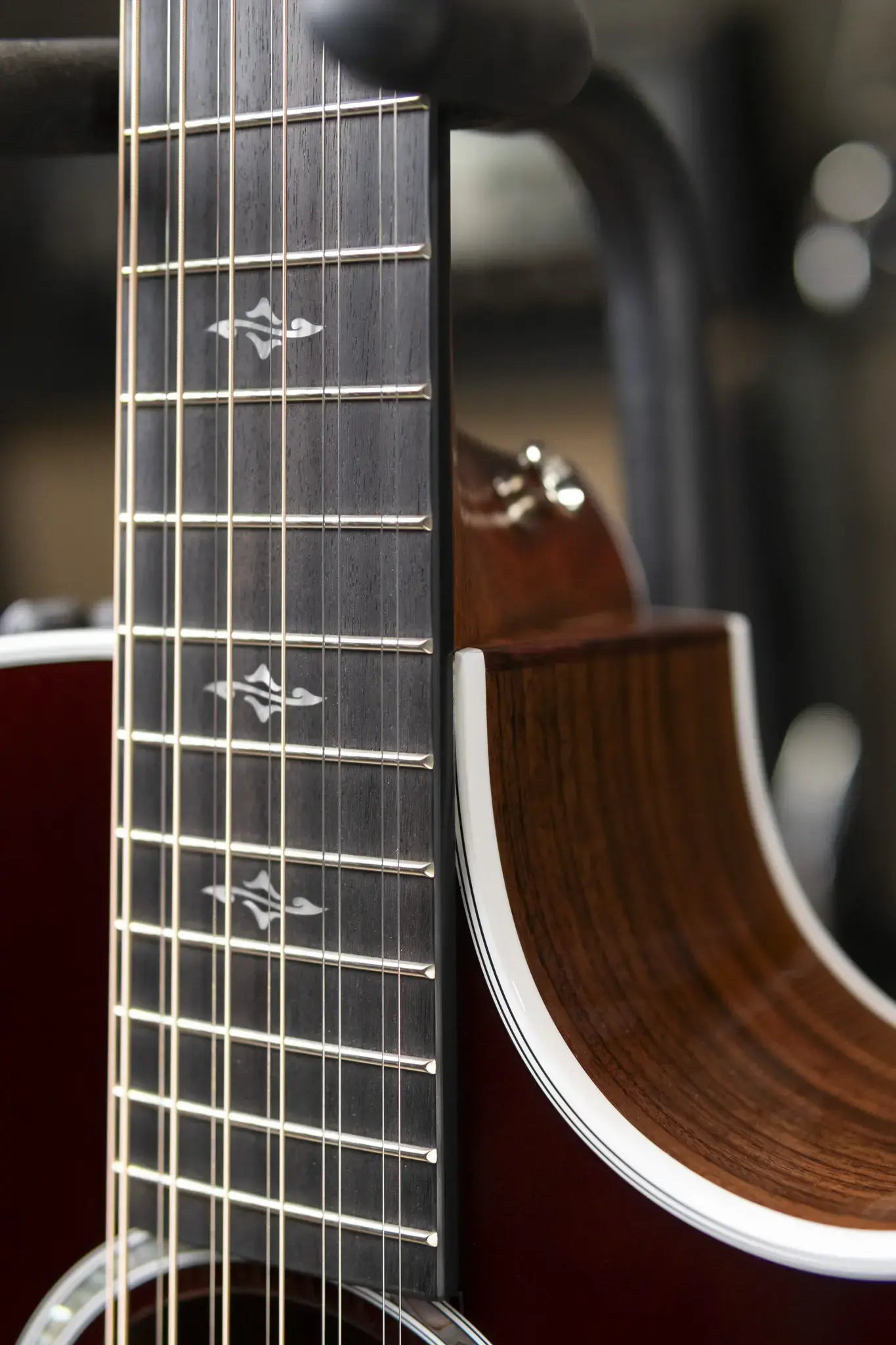 Taylor 454ce-R 12-String Grand Auditorium Acoustic/Electric Guitar - Sunburst Top with Hardshell Case