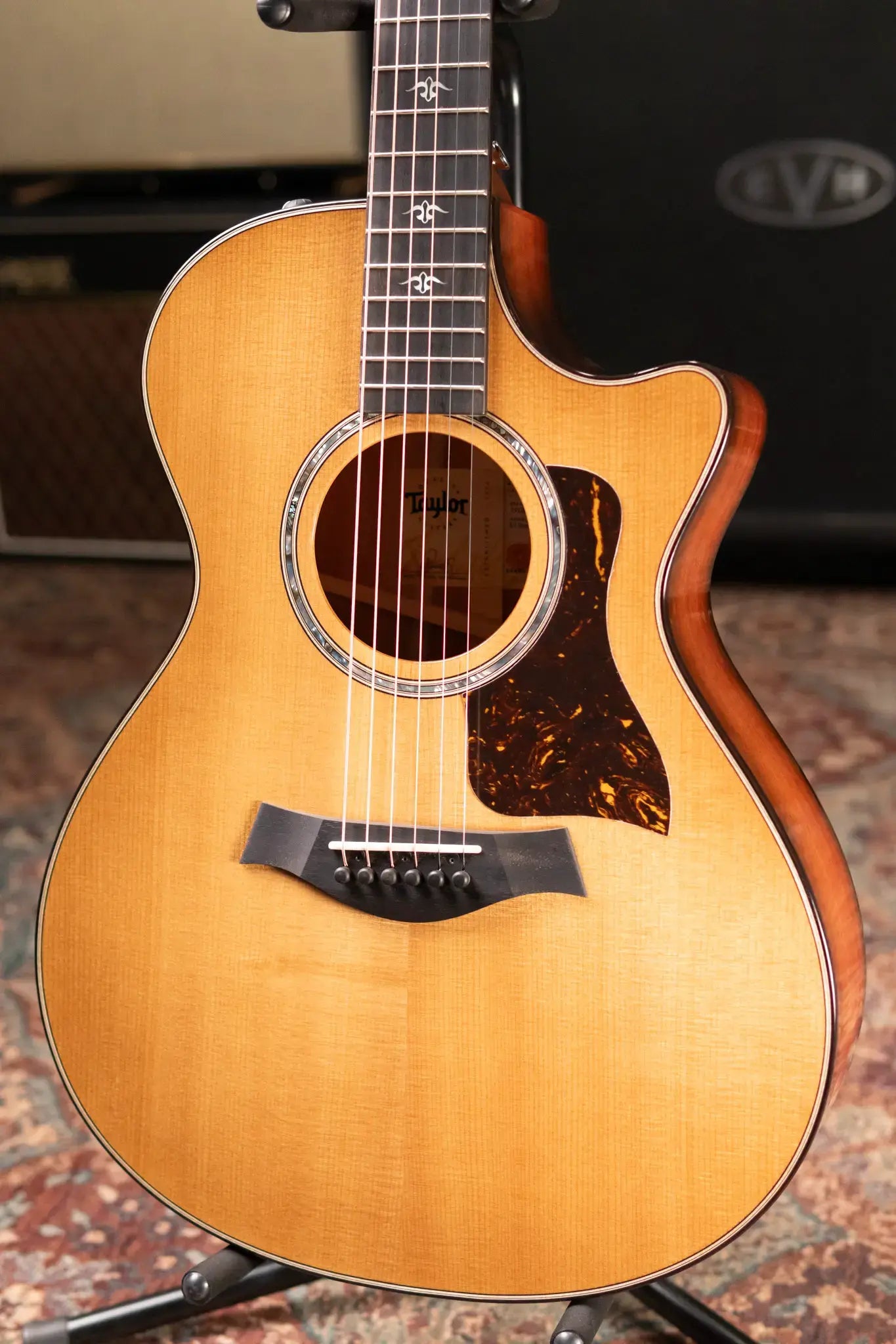 Taylor 512ce Grand Concert Acoustic/Electric Guitar with Hardshell Case